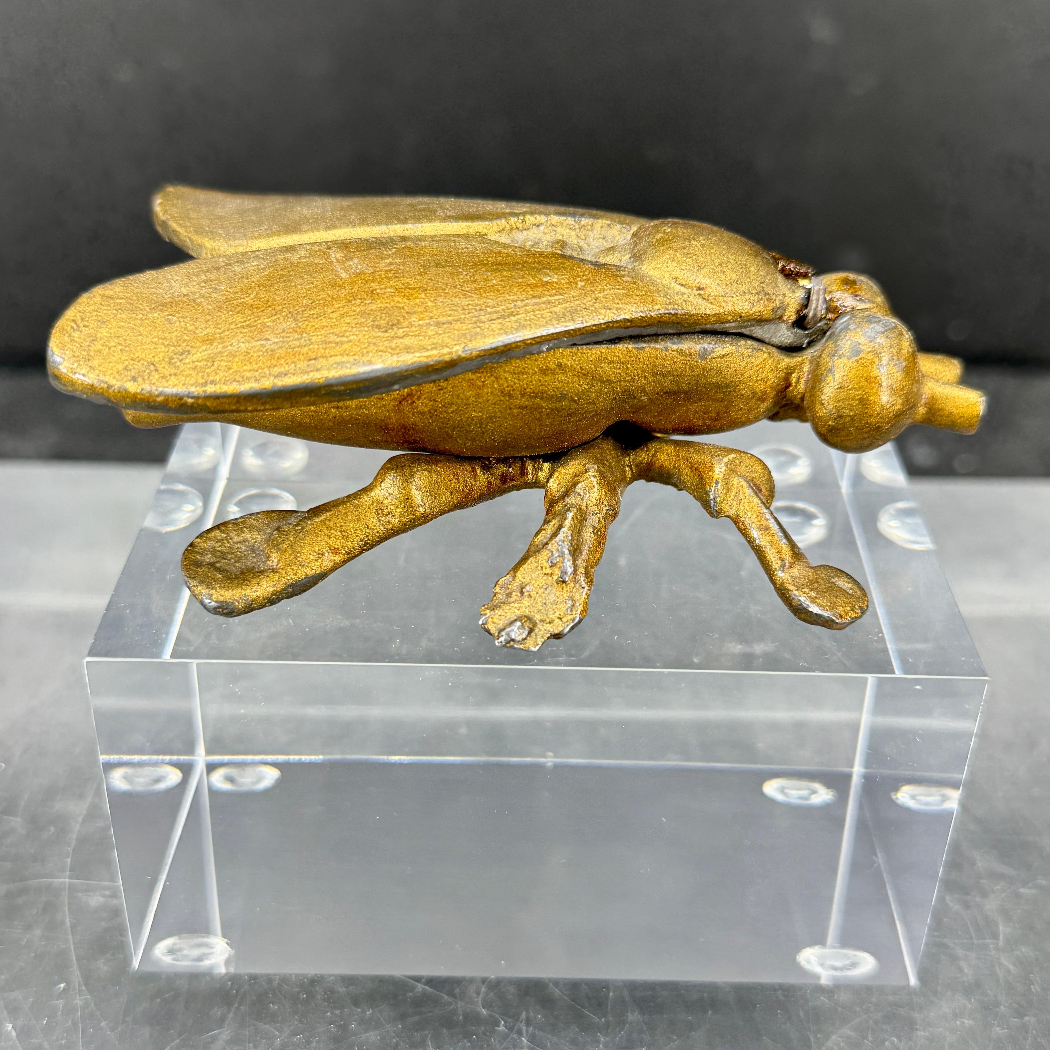 Français Trinket pour bijoux du milieu du siècle, salière et poivrière sur base en Lucite en vente