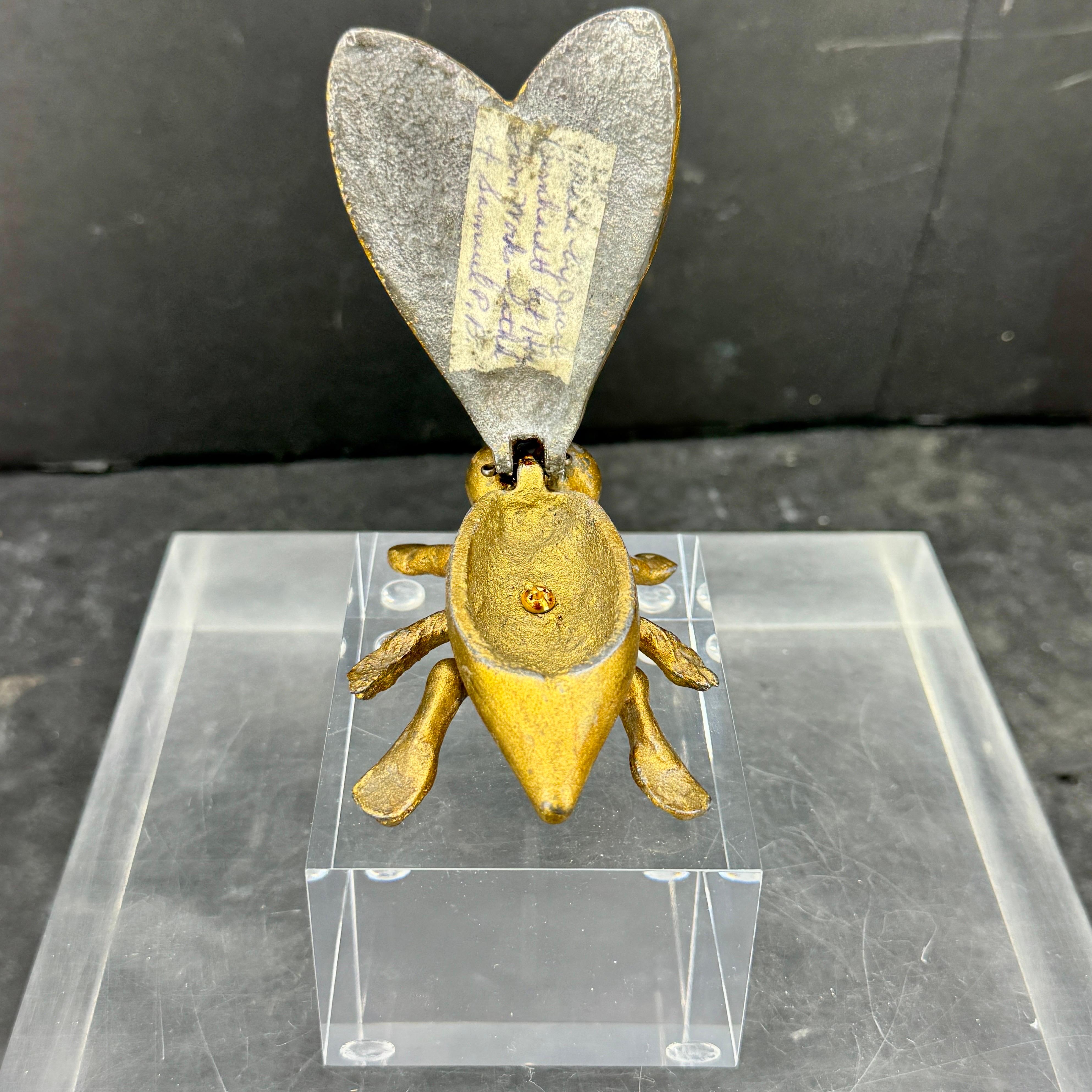 Trinket pour bijoux du milieu du siècle, salière et poivrière sur base en Lucite en vente 2