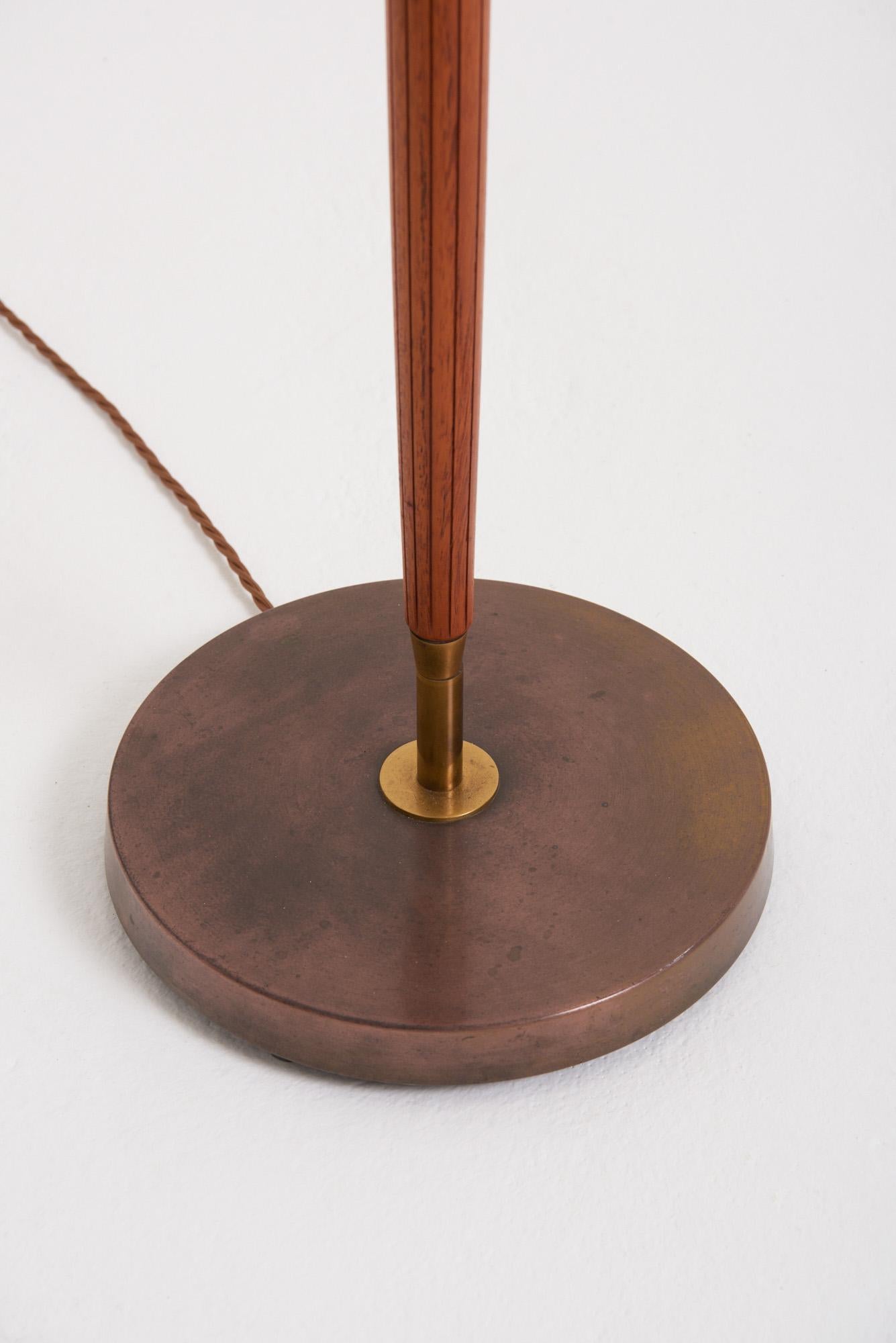 Mid-Century Modern Mid-Century Beech and Brass Floor Lamp For Sale
