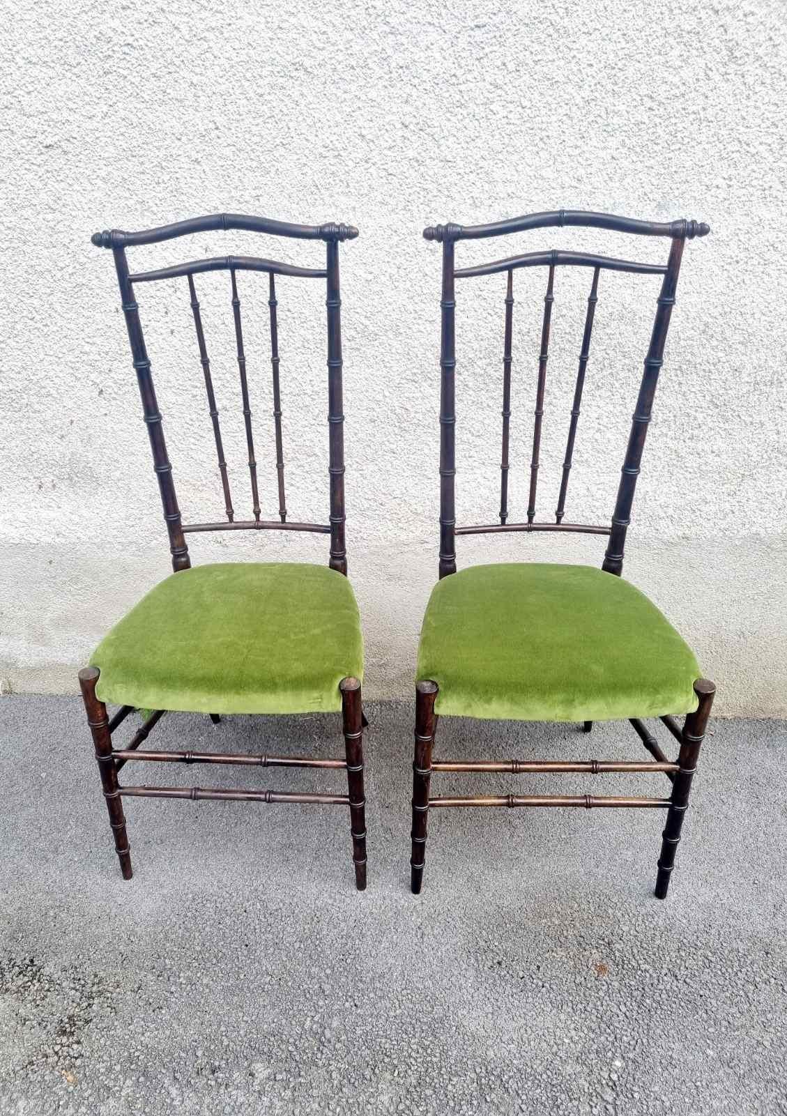 Sillas Auxiliares de Respaldo Alto de Haya y Terciopelo Chiavari de Mediados de Siglo, Italia Años 60, Pareja mediados del siglo XX en venta