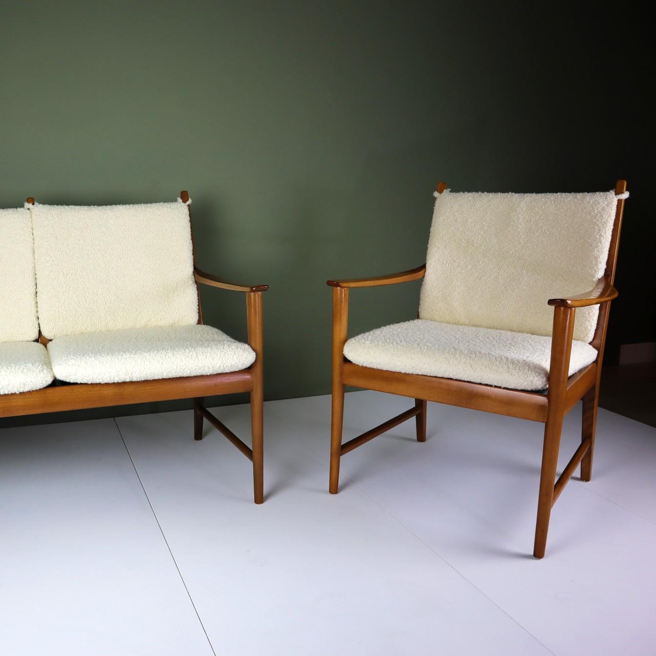 Mid-Century Beech Armchairs with Italian Boucle Fabric For Sale 4