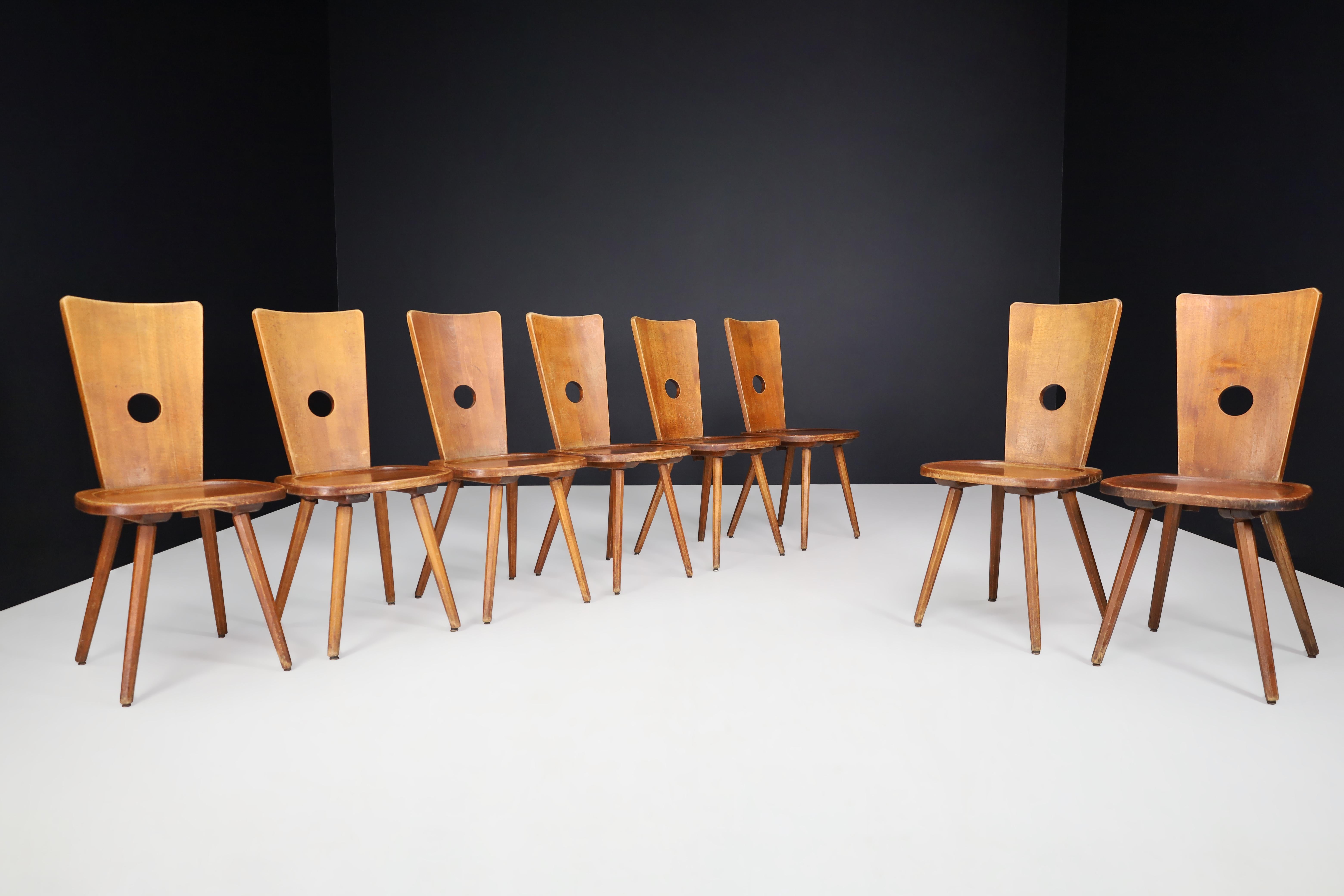 Chaises de salle à manger en hêtre, France 1960s 

Chaises de salle à manger en hêtre du milieu du siècle dans le style de Pierre Chapo, France années 1960. Ces chaises sont entièrement fabriquées en bois. Ils sont en excellent état d'origine. Aucun