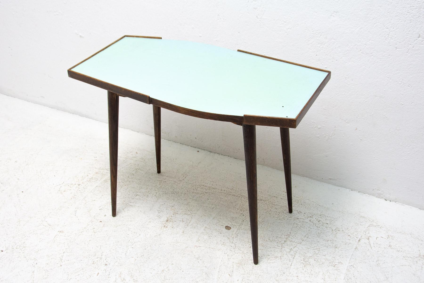 Mid Century Beech Side Table, 1960's, Czechoslovakia In Good Condition For Sale In Prague 8, CZ