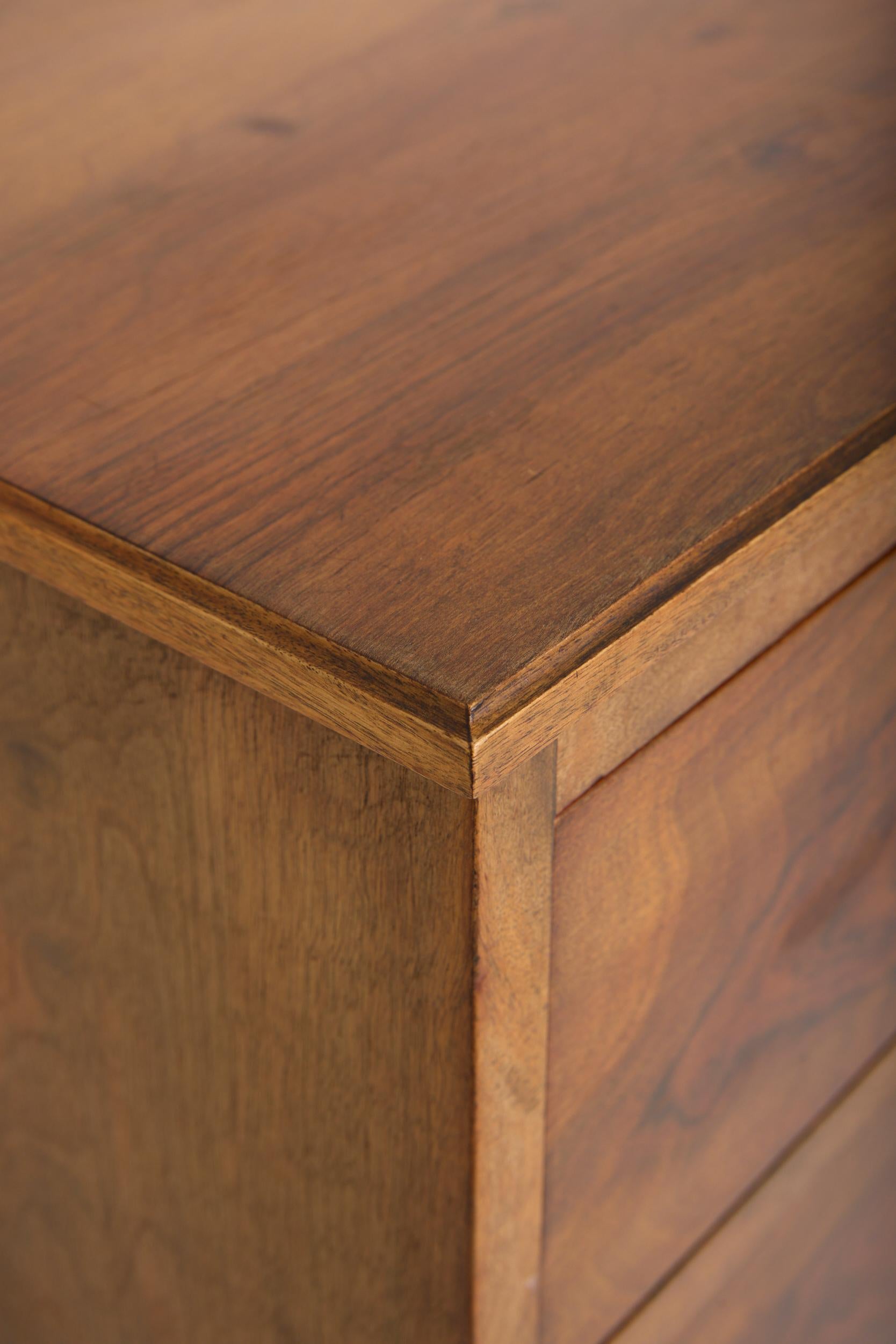 Cassettiera Mid-Century in Wood in vendita 5