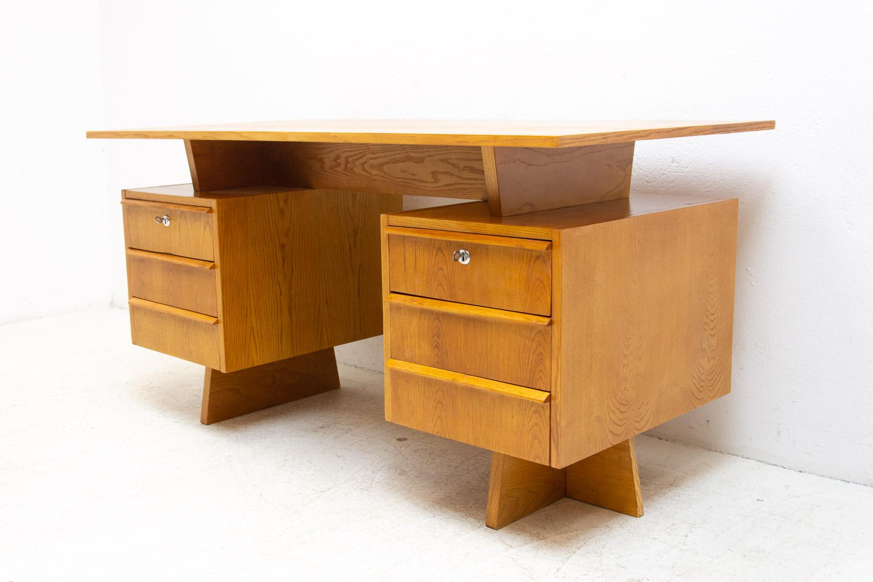  Mid century beechwood writing desk, 1970´s, Czechoslovakia In Excellent Condition For Sale In Prague 8, CZ