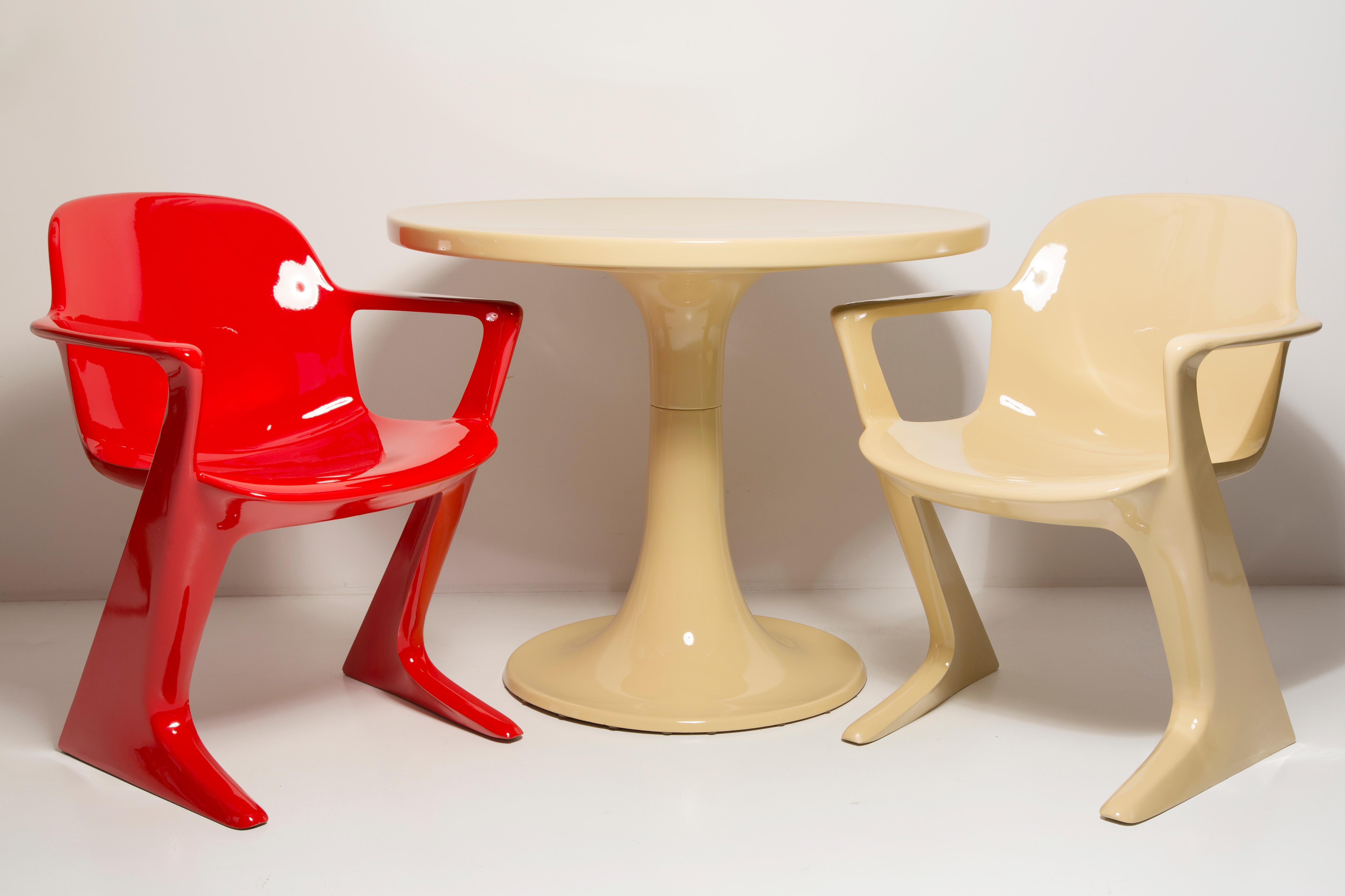 Midcentury Beige and Red Kangaroo Chairs and Table Ernst Moeckl, Germany, 1968 For Sale 3