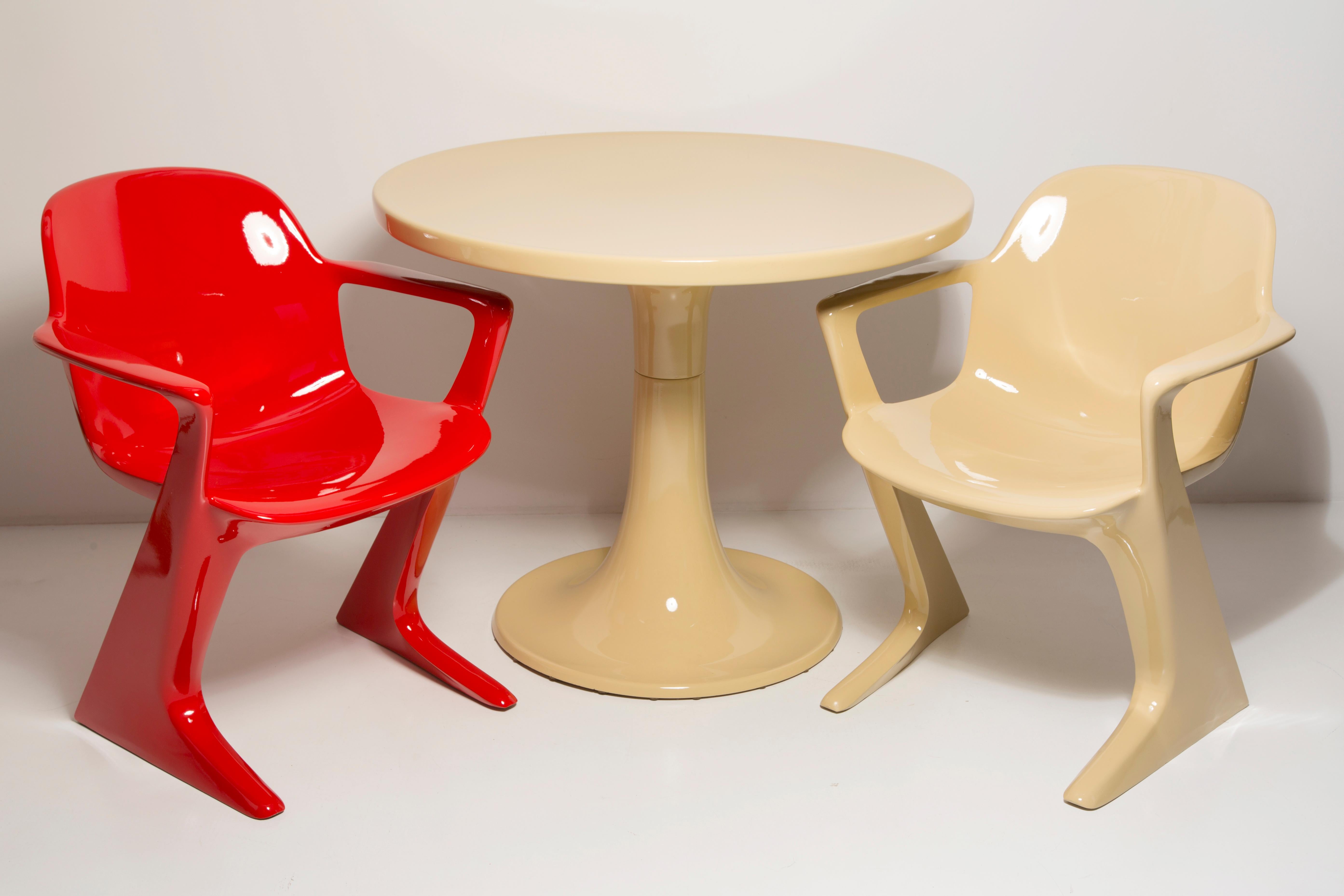 Midcentury Beige and Red Kangaroo Chairs and Table Ernst Moeckl, Germany, 1968 For Sale 1