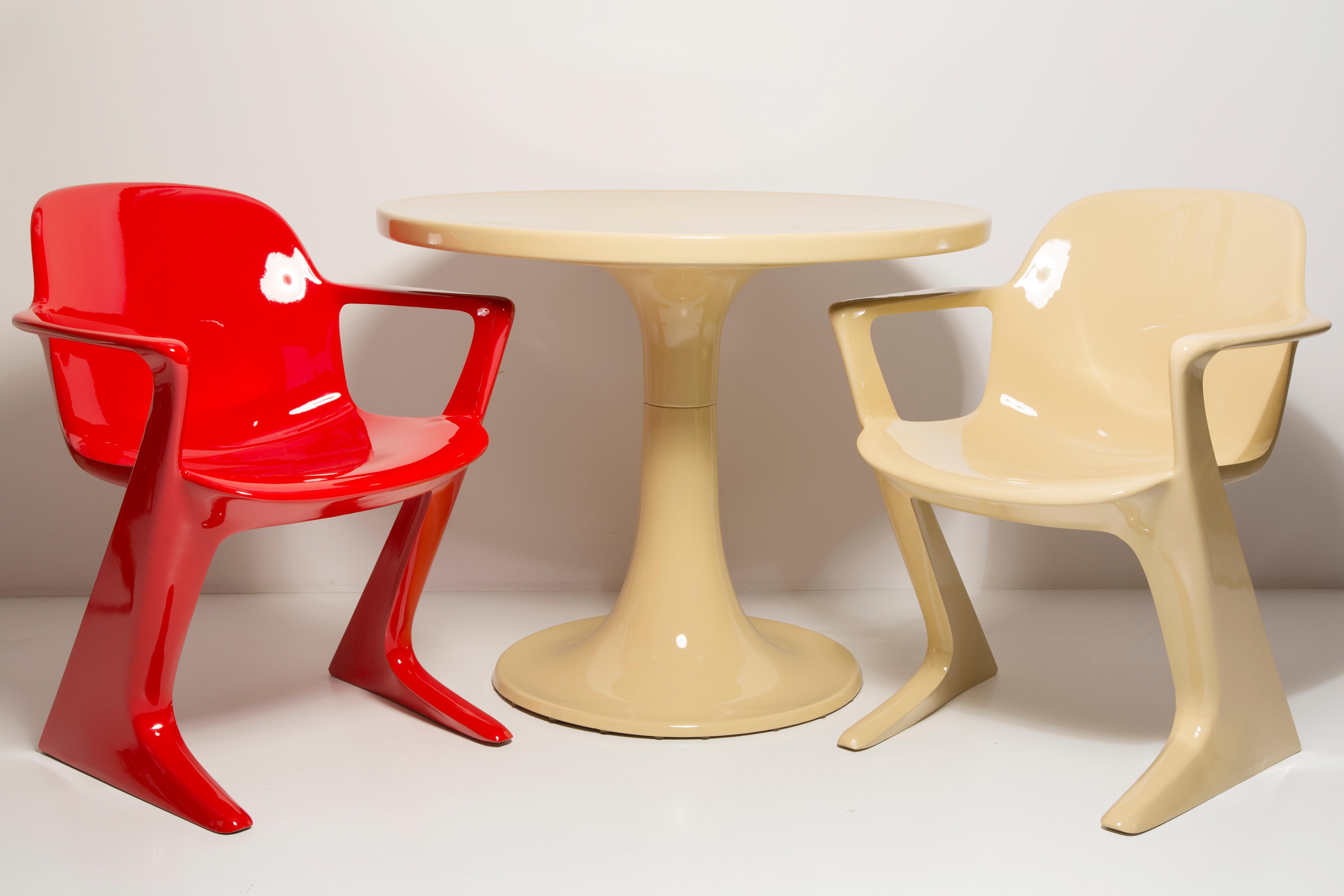 Midcentury Beige and Red Kangaroo Chairs and Table Ernst Moeckl, Germany, 1968 For Sale 2