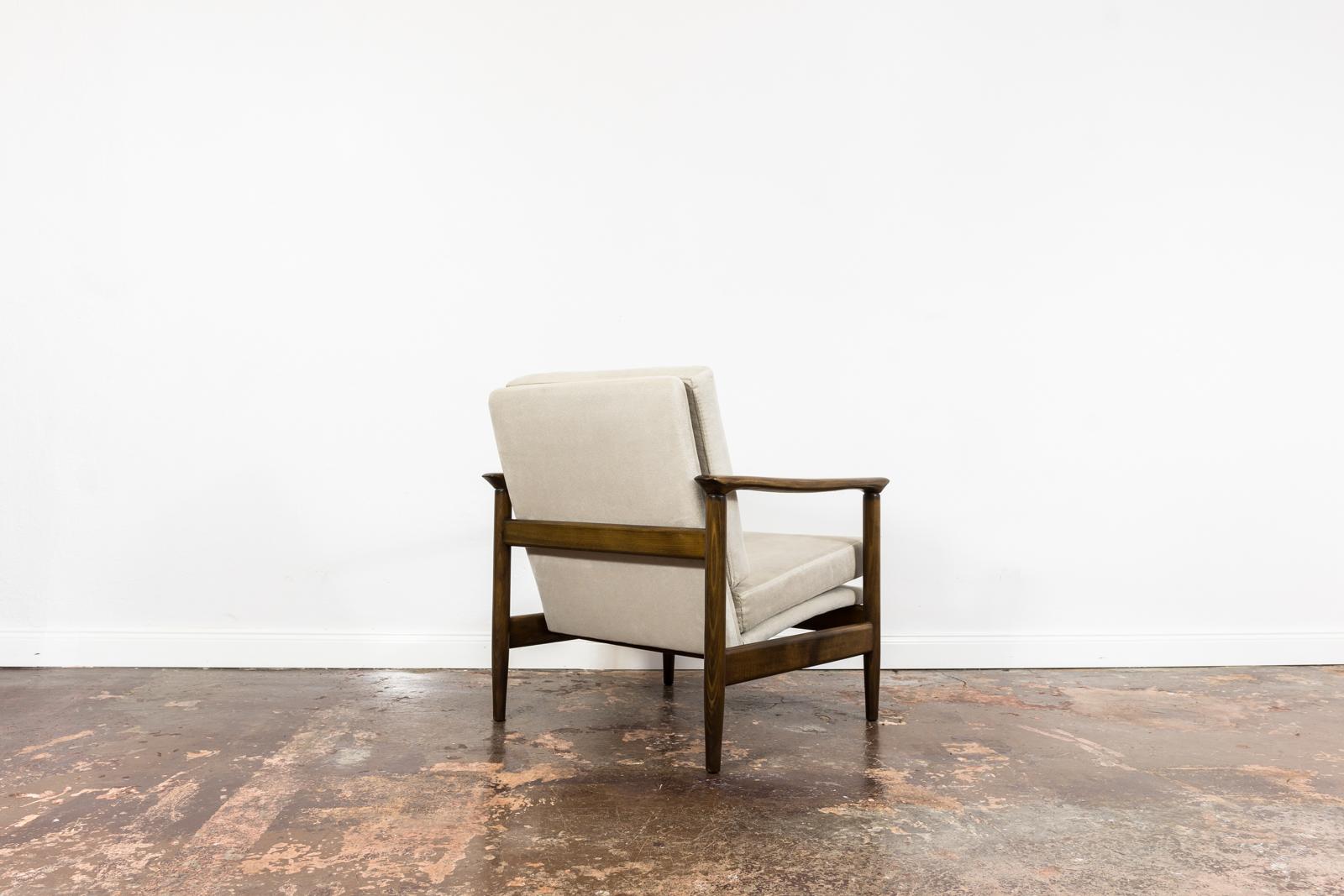 Mid Century GFM142 Armchair By Edmund Homa, 1960's In Good Condition For Sale In Wroclaw, PL