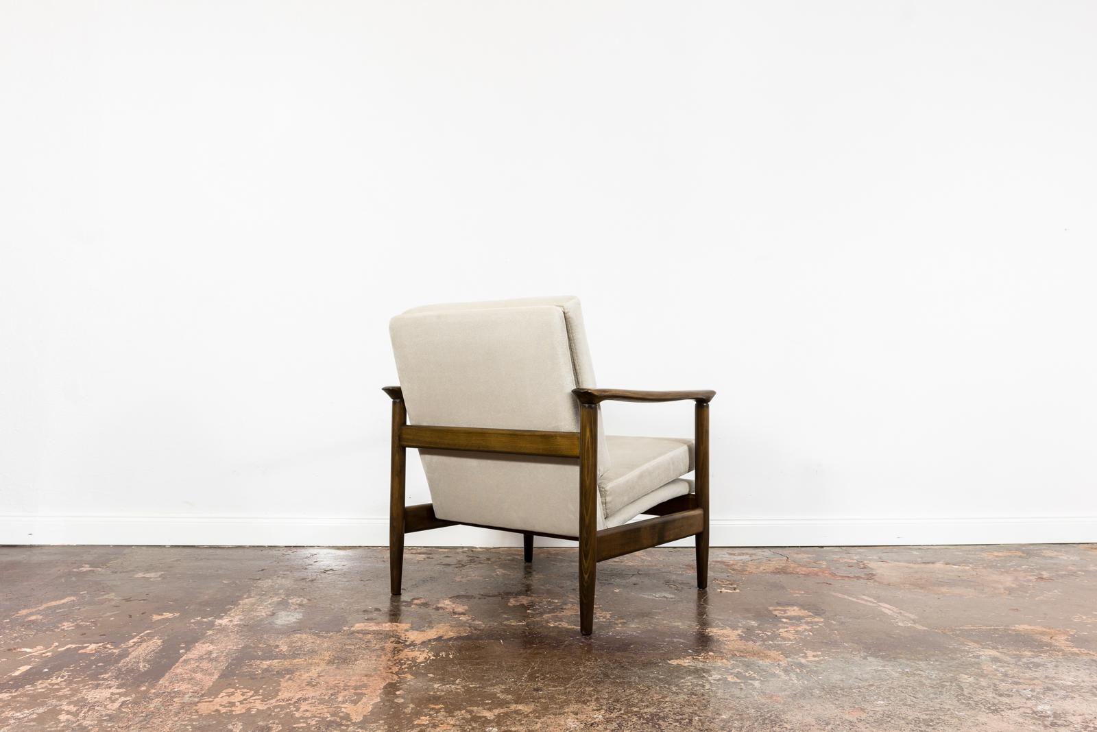 Beech Mid Century GFM142 Armchair By Edmund Homa, 1960's For Sale