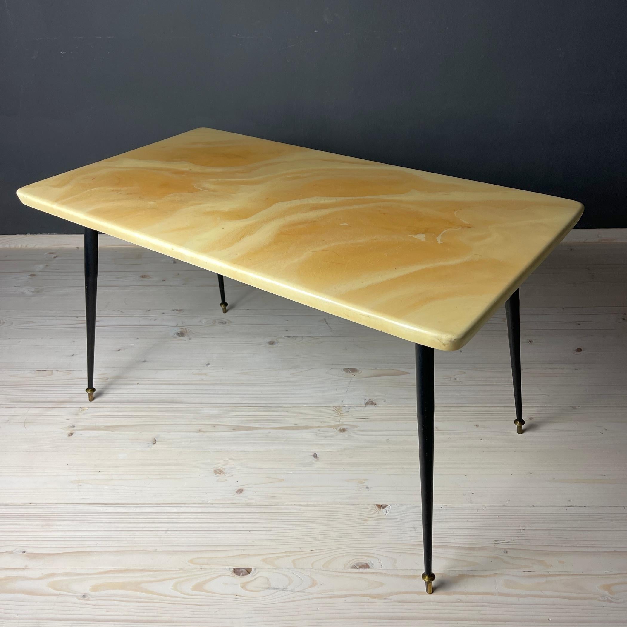 Midcentury Beige Coffee Table, Italy, 1950s For Sale 4
