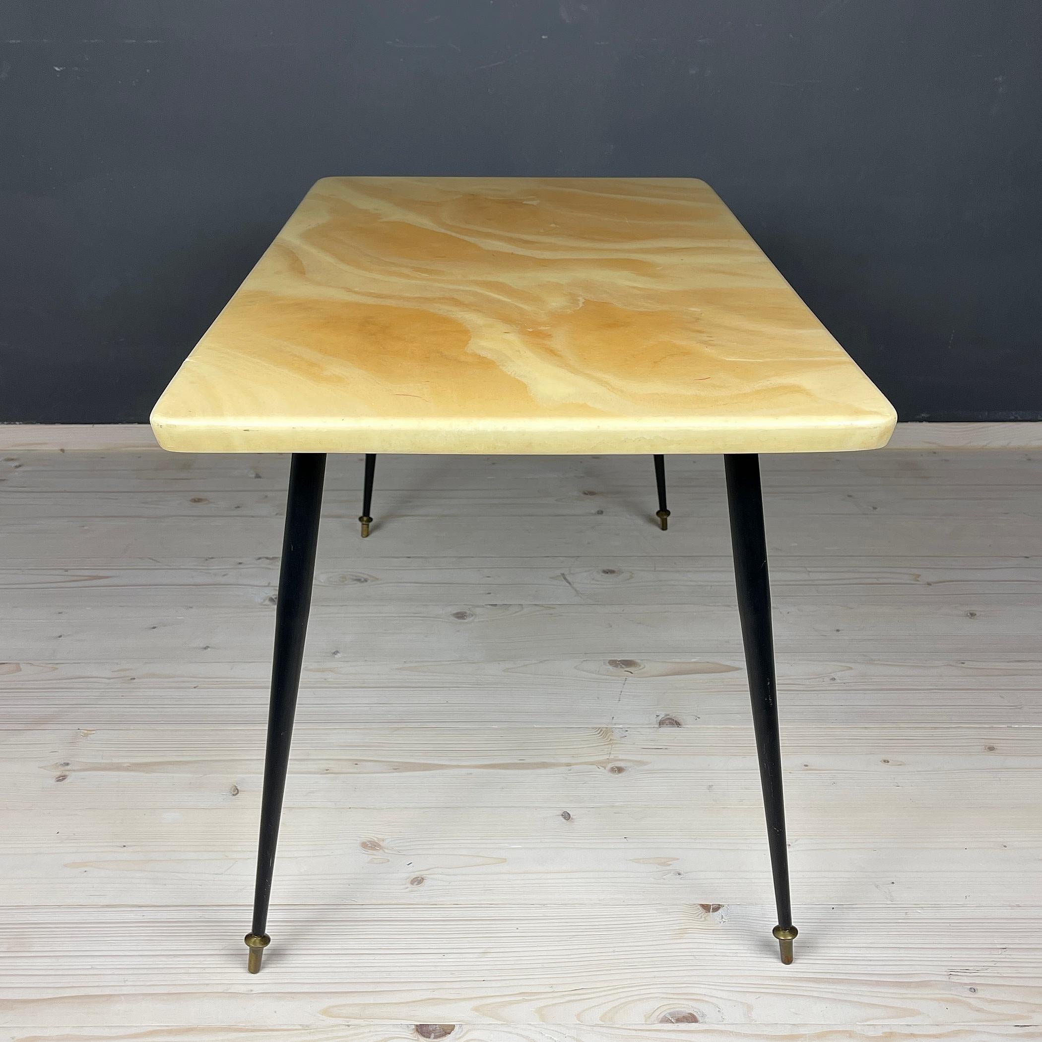 Midcentury Beige Coffee Table, Italy, 1950s For Sale 1