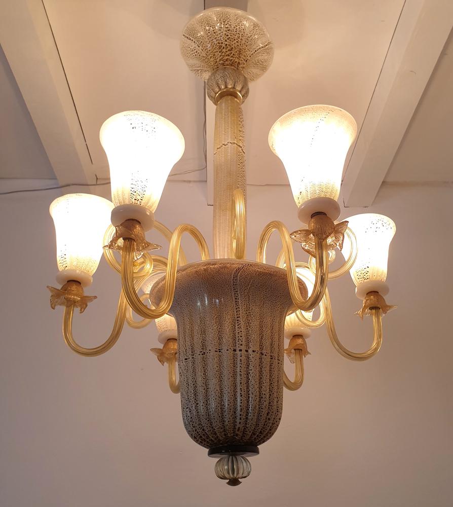Neoclassical Mid-Century Murano glass chandelier, Italy For Sale