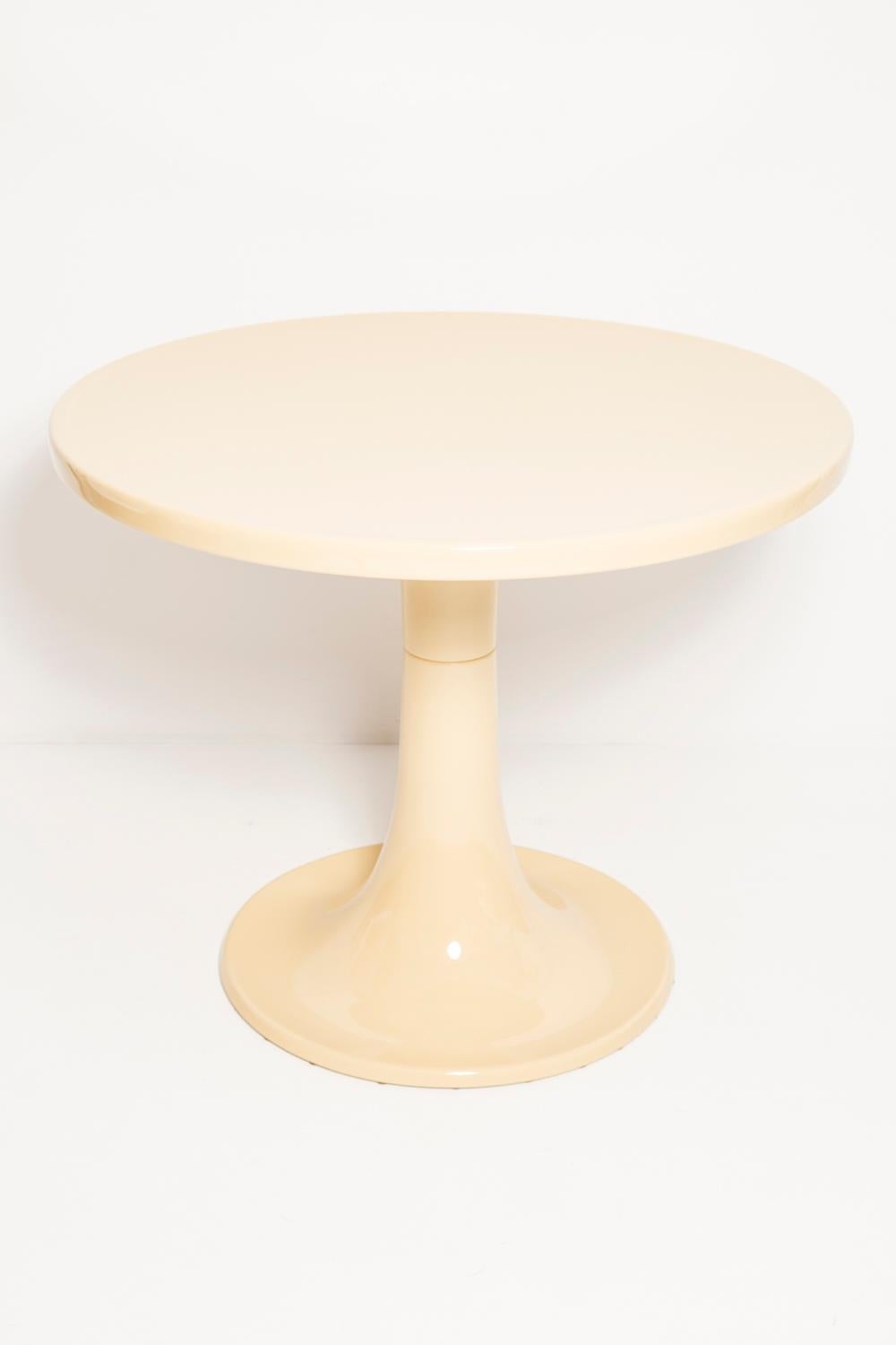 Midcentury Beige Kangaroo Table, by Ernst Moeckl, Germany, 1968 For Sale 6