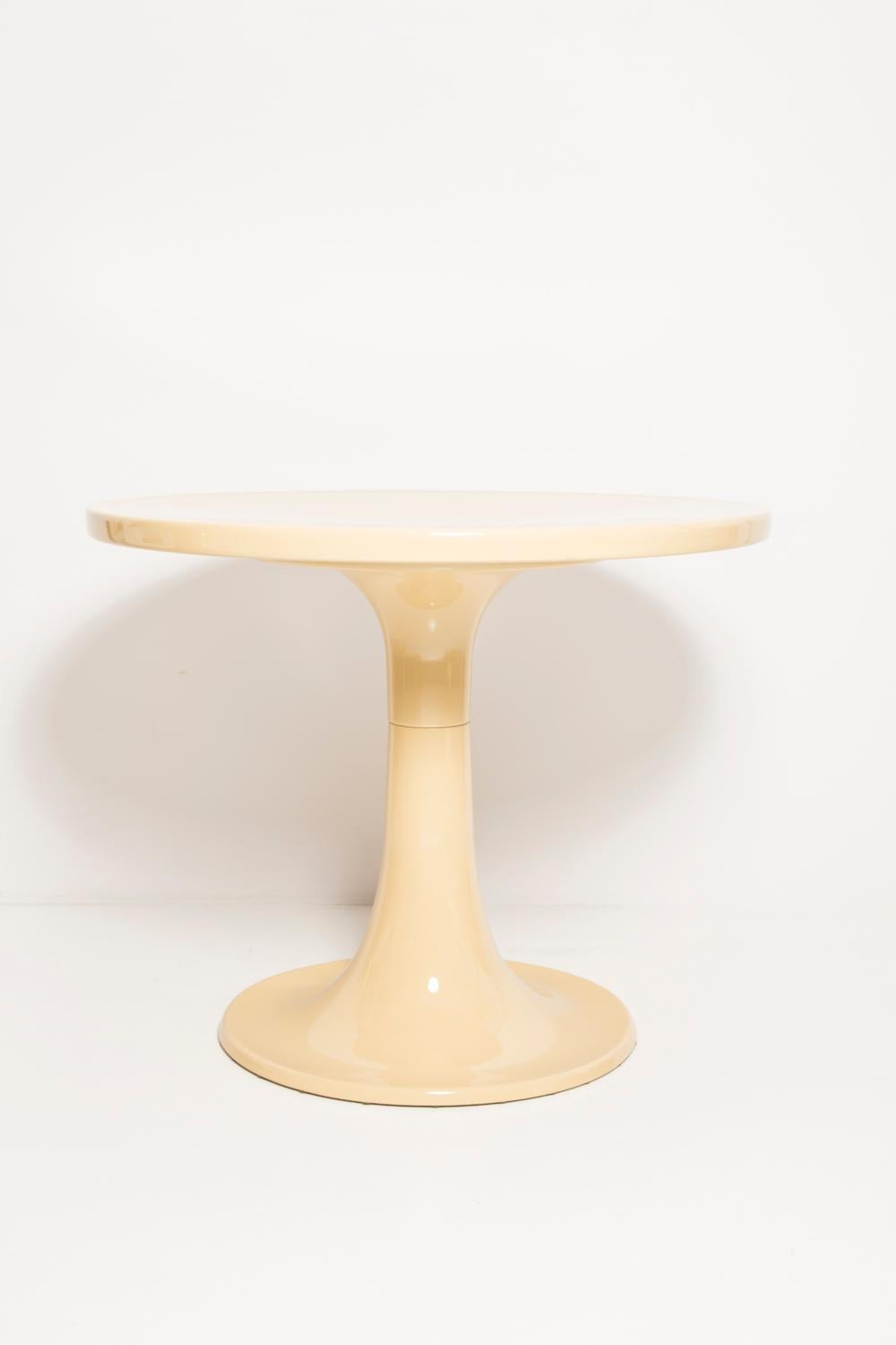 Midcentury Beige Kangaroo Table, by Ernst Moeckl, Germany, 1968 For Sale 2