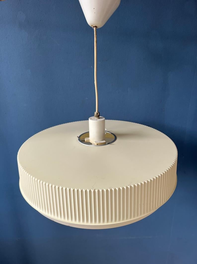 Lampe suspendue Lampion beige du milieu des années 1970 en vente 1