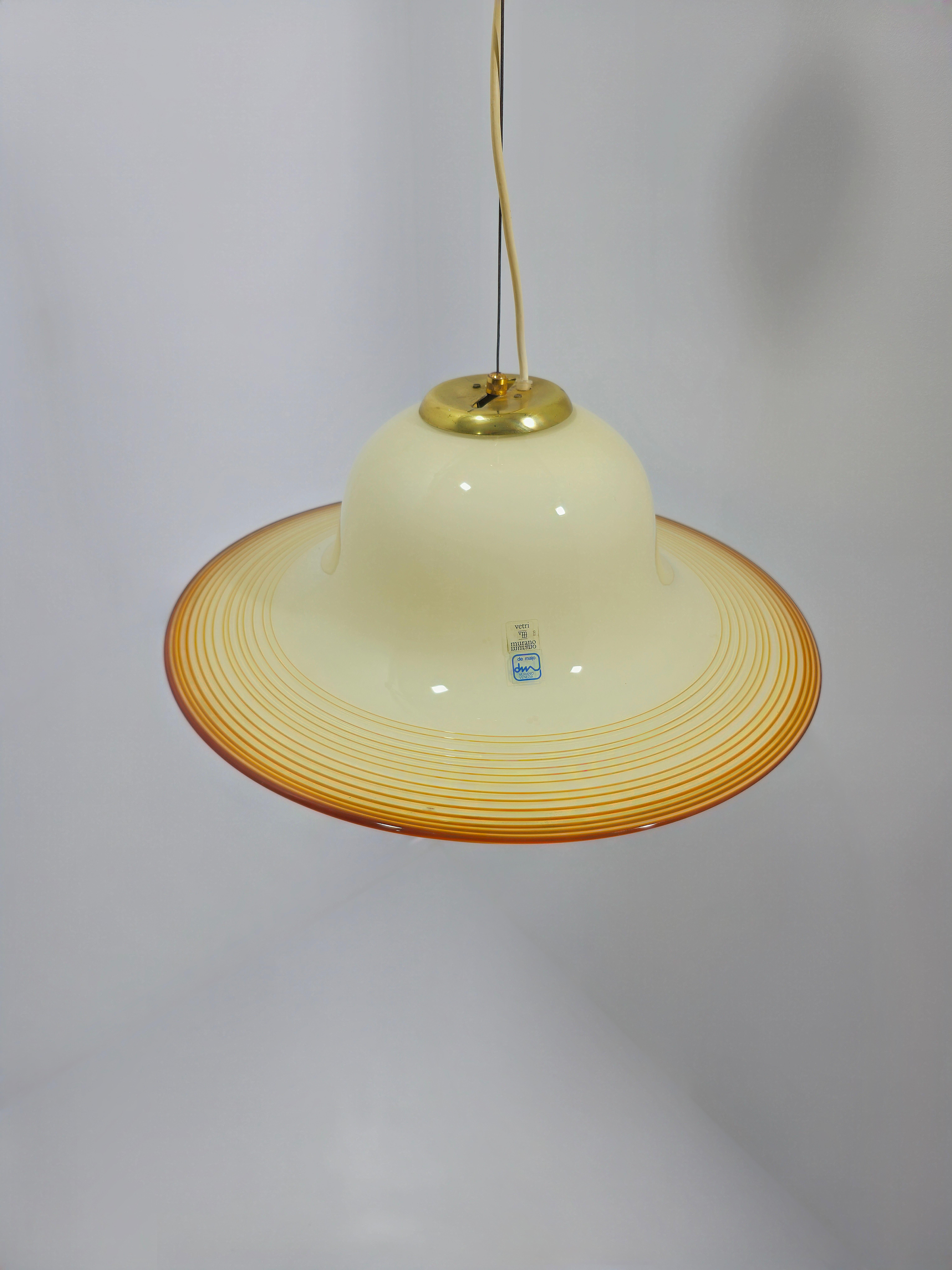 Mid Century Beige Murano Glas Pendelleuchte De Majo Murano Venedig Italien 1970er (20. Jahrhundert) im Angebot