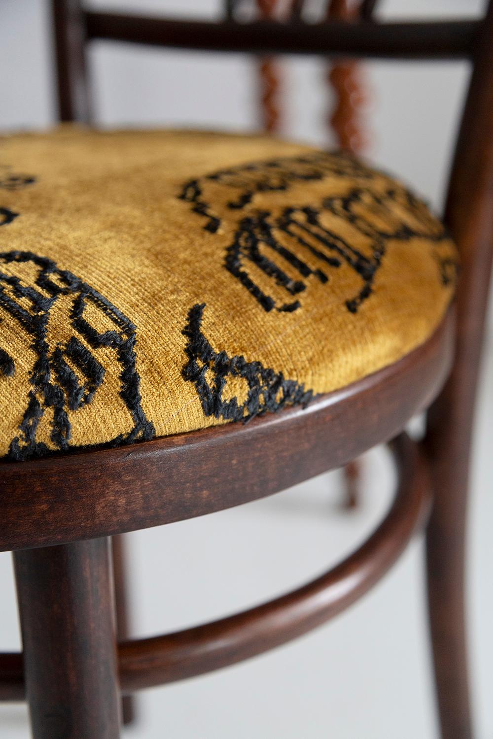 Mid Century Beige Tiger Dedar Velvet Vintage Chair, Fameg Factory, Poland, 1960s For Sale 3