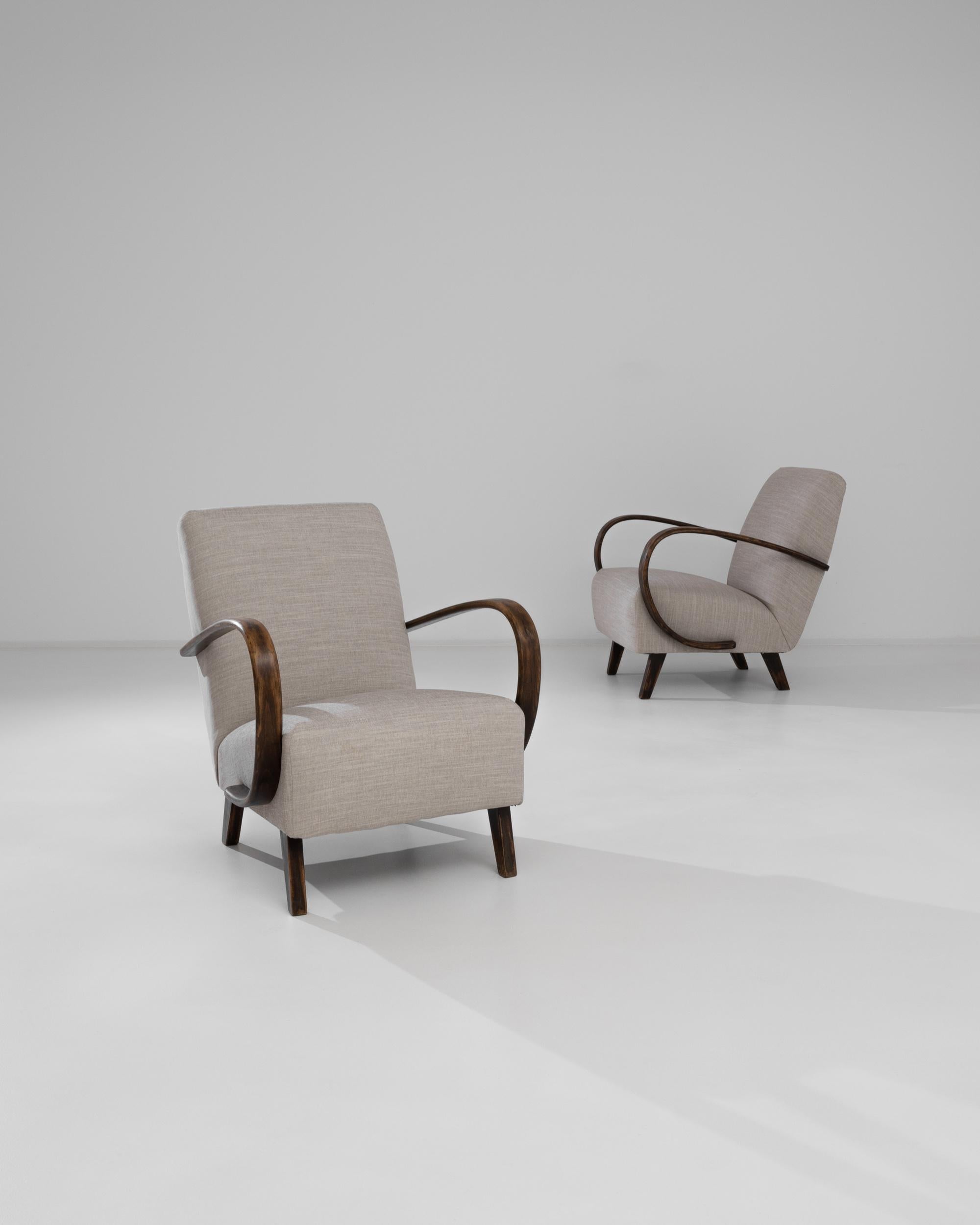 Fabric Mid-Century Beige Upholstered Armchairs, H-410 by Jindrich Halabala