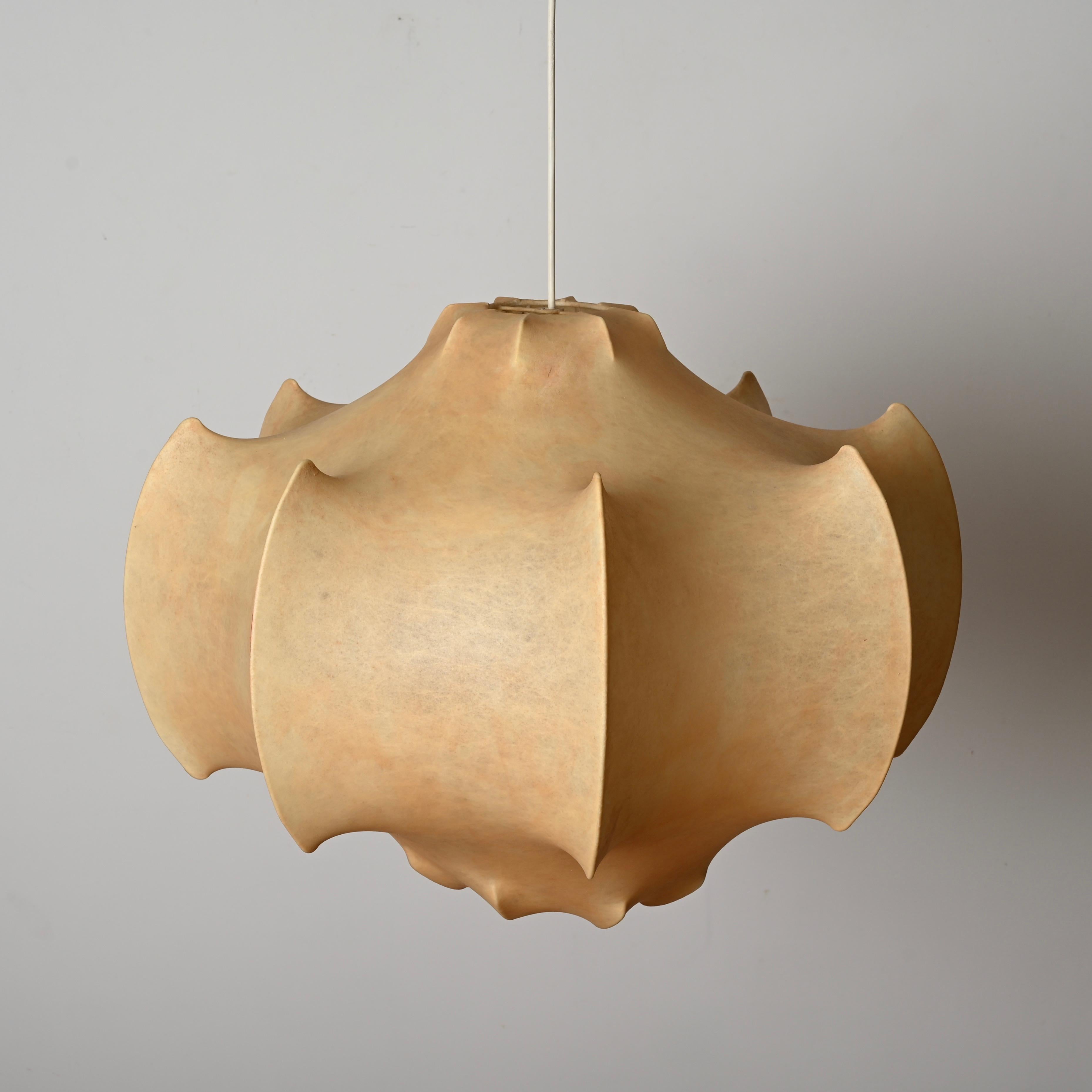 Colgante Cocoon Viscontea Beige de Castiglioni para Flos, Italia Años 60 en Bueno estado para la venta en Roma, IT