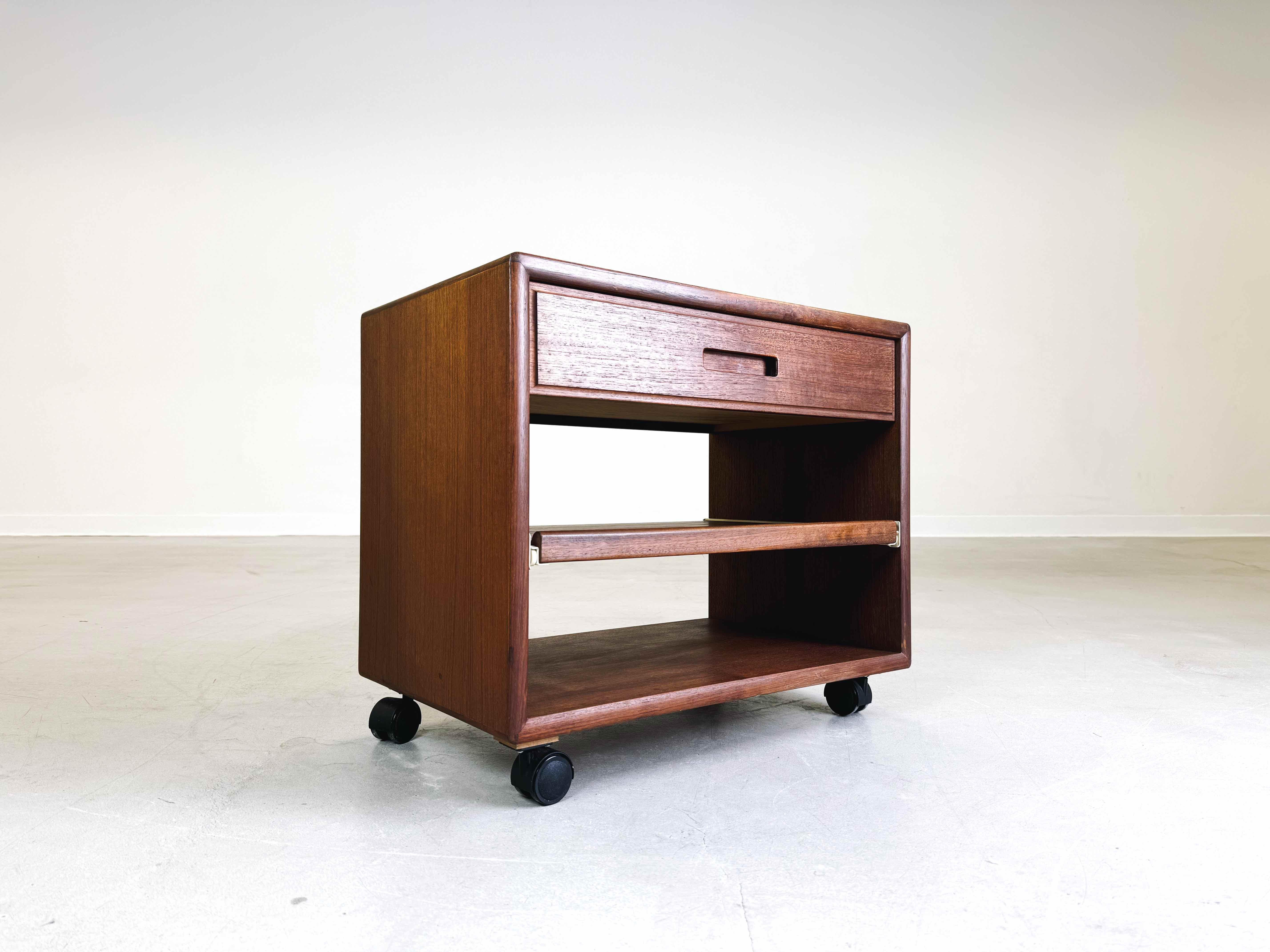 Mid-Century Modern Mid Century Beistelltisch rollbar Telefontisch Couchtisch danish Teak