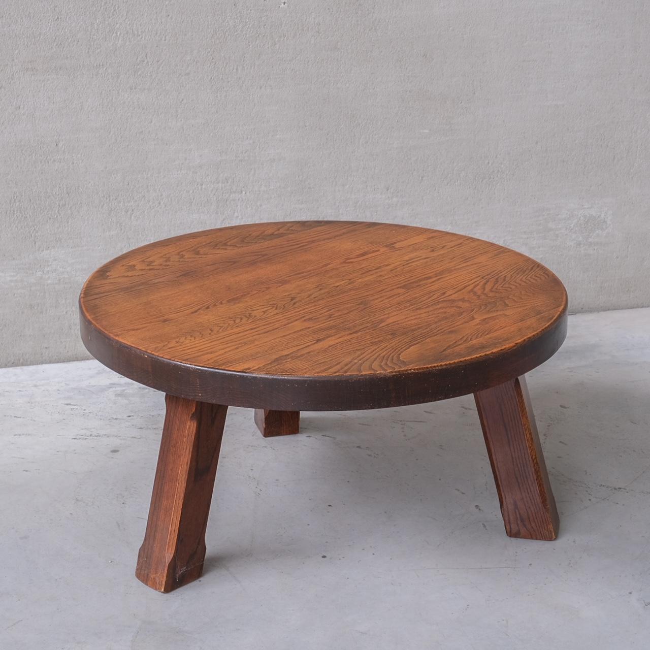 Midcentury Belgian Circular Brutalist Oak Coffee Table In Good Condition For Sale In London, GB