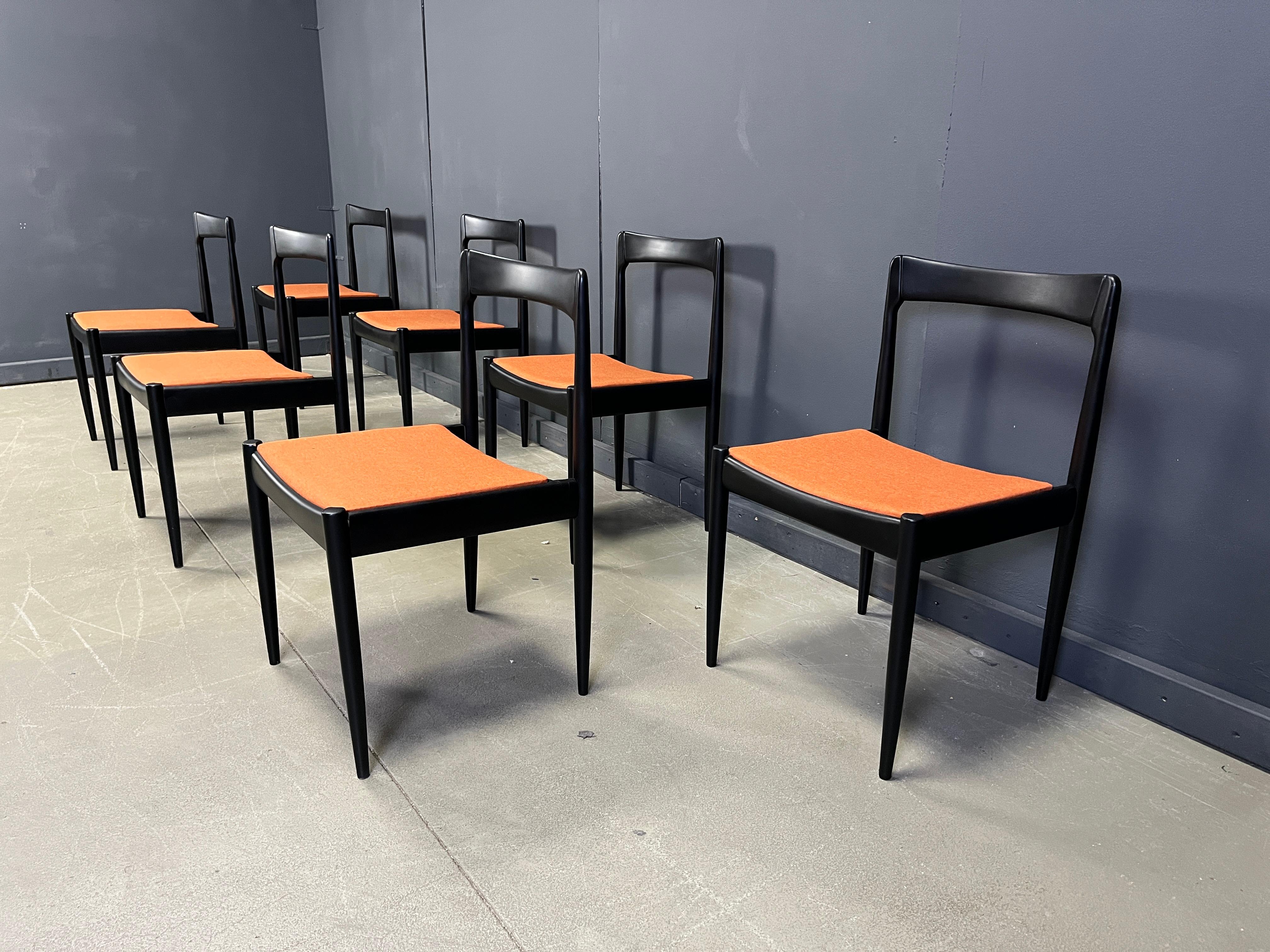 Sillas de comedor belgas de mediados de siglo, años 60 - juego de 7 en venta 3