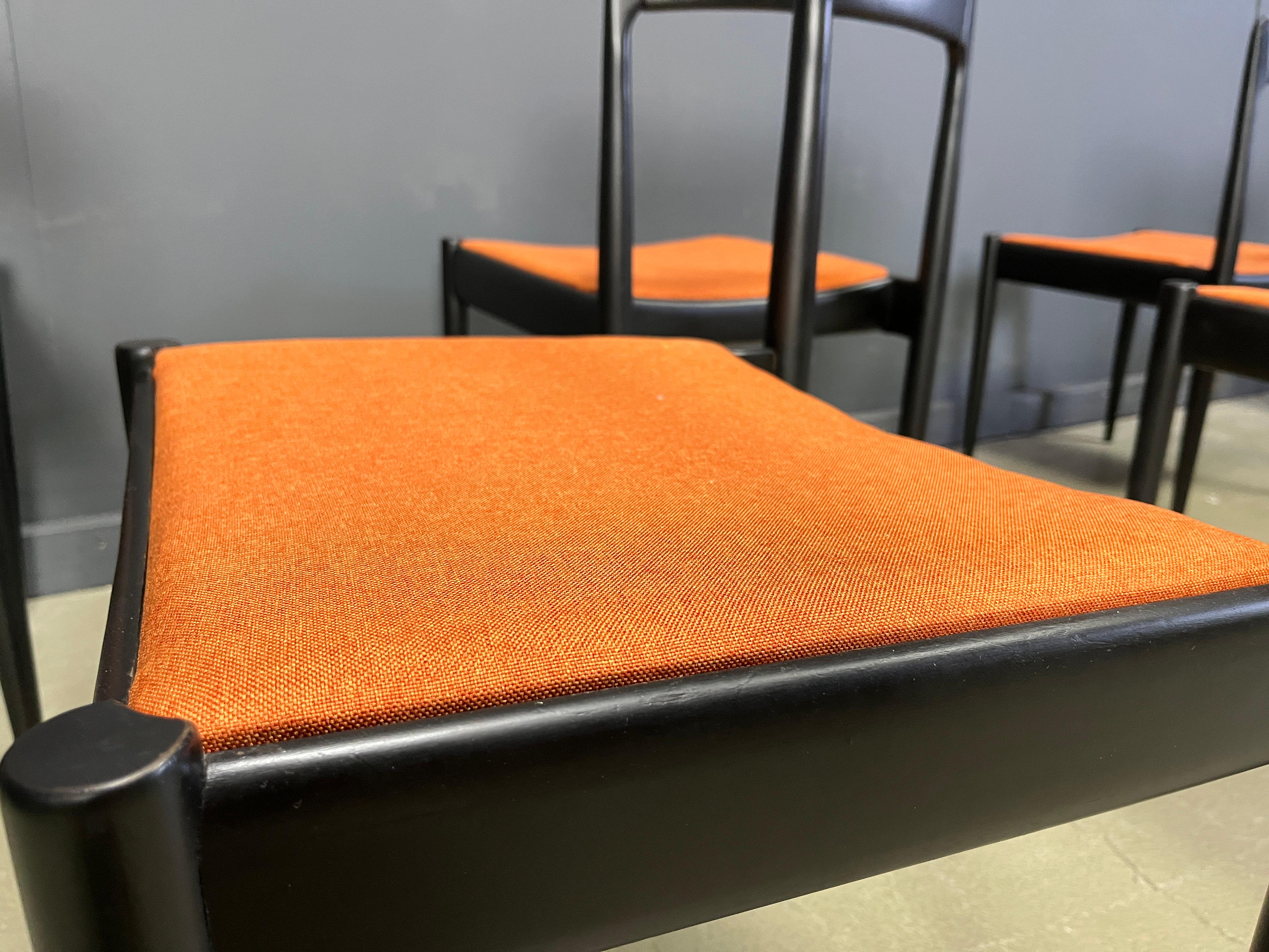 Sillas de comedor belgas de mediados de siglo, años 60 - juego de 7 Ebonizado en venta