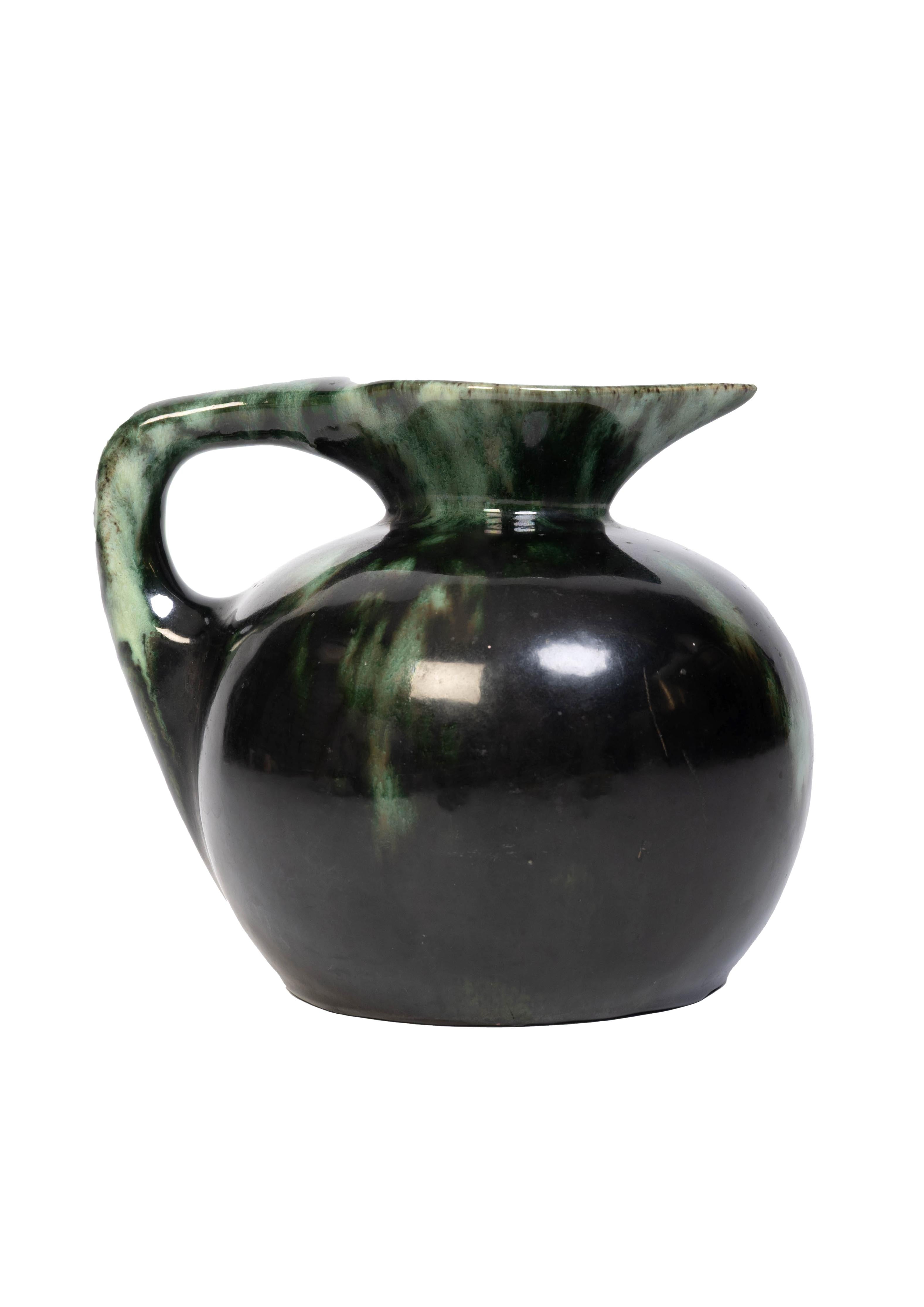 Pichet en poterie émaillée belge du milieu du siècle C.C. C.1960 en vente 3