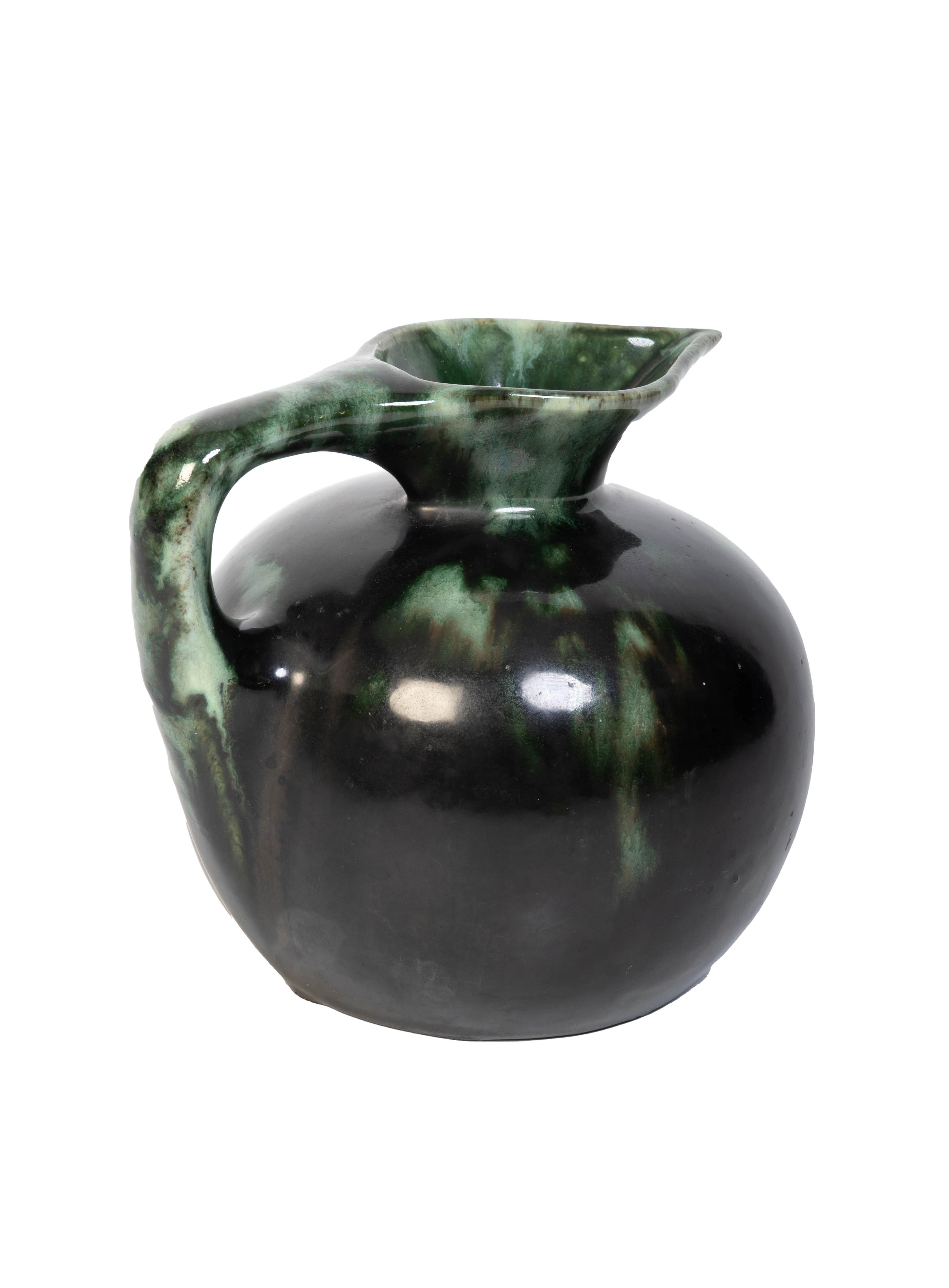 Milieu du XXe siècle Pichet en poterie émaillée belge du milieu du siècle C.C. C.1960 en vente