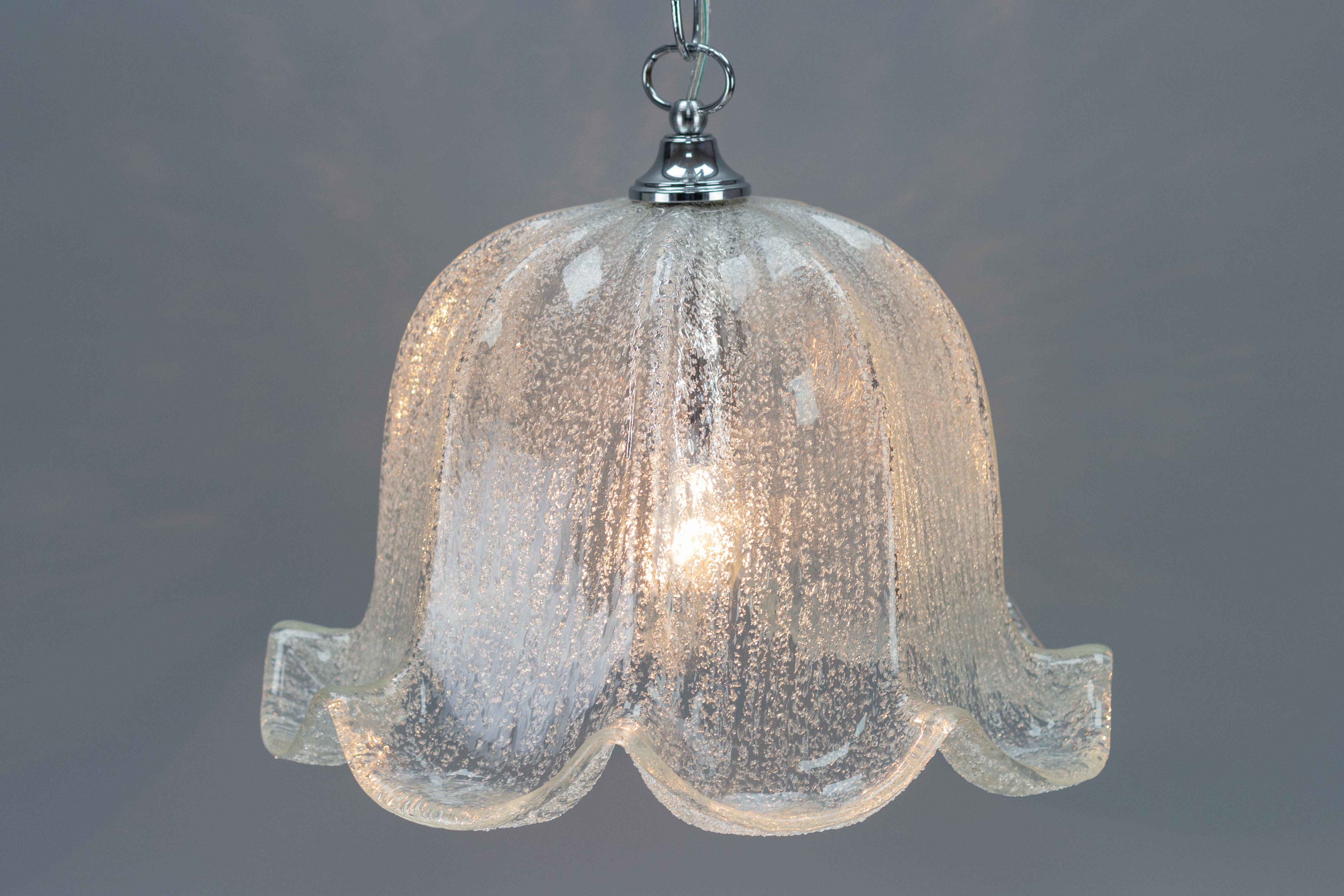Mid-Century Bell Shaped Ice Glass and Chrome Pendant Light In Good Condition For Sale In Barntrup, DE