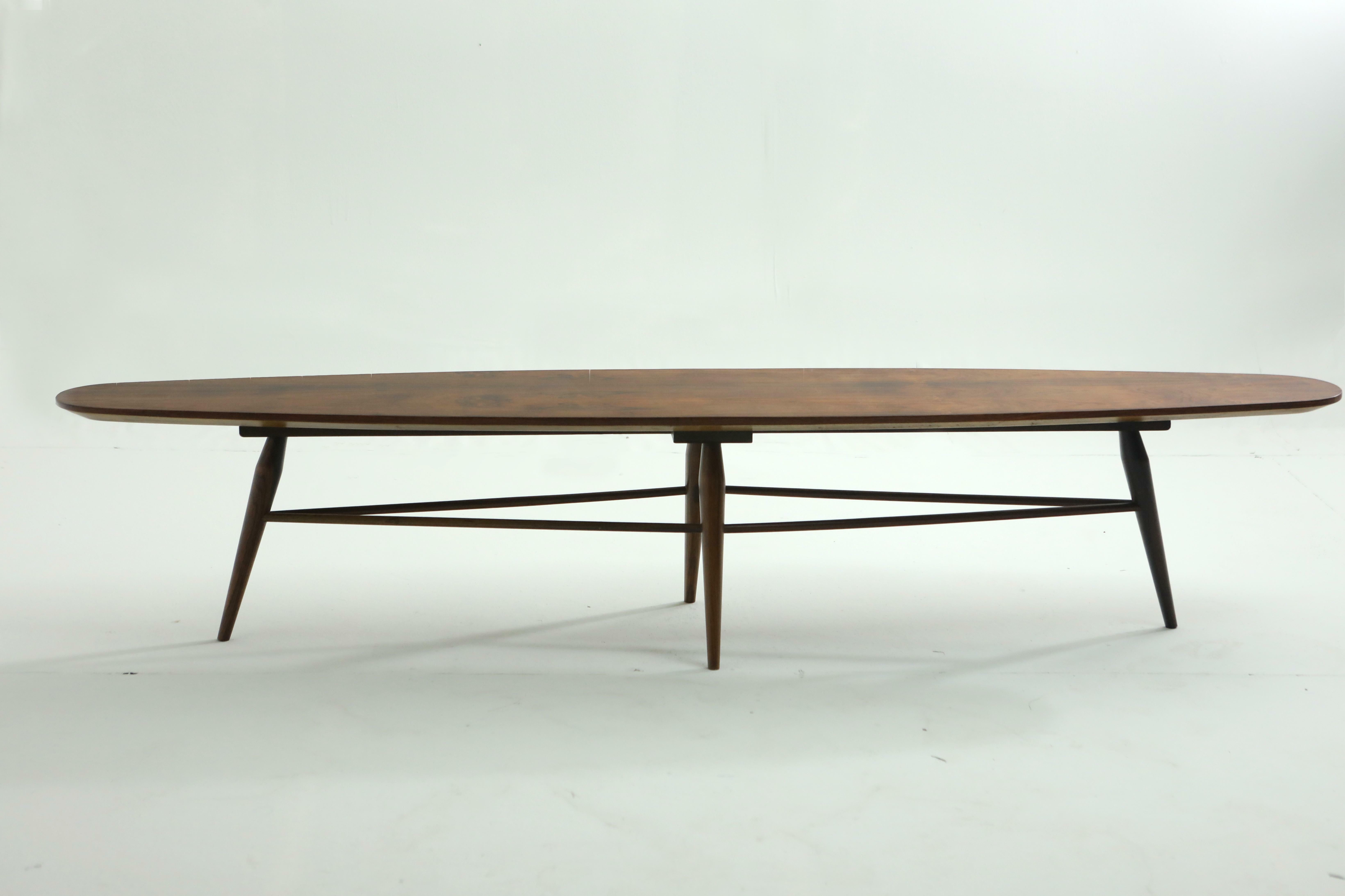 Mid-century bench by Liceu de Artes e Ofícios, Brazil, 1950s

Structured in wood with a plywood top, this versatile piece by Liceu de Artes e Ofícios can be used either as a low table or as a bench.