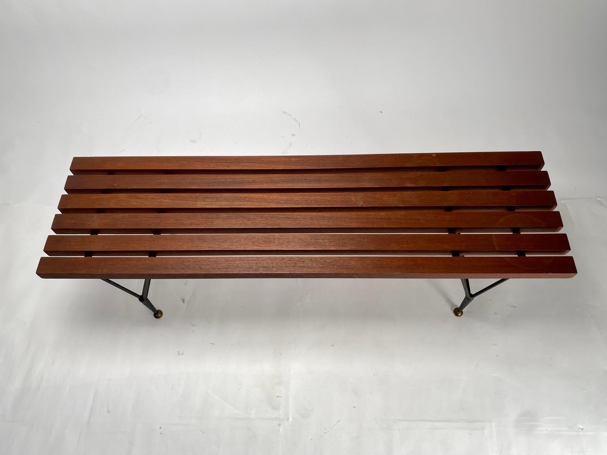 Mid-Century bench in wood, iron and brass, Poggi Style. Italy In Good Condition For Sale In Argelato, BO