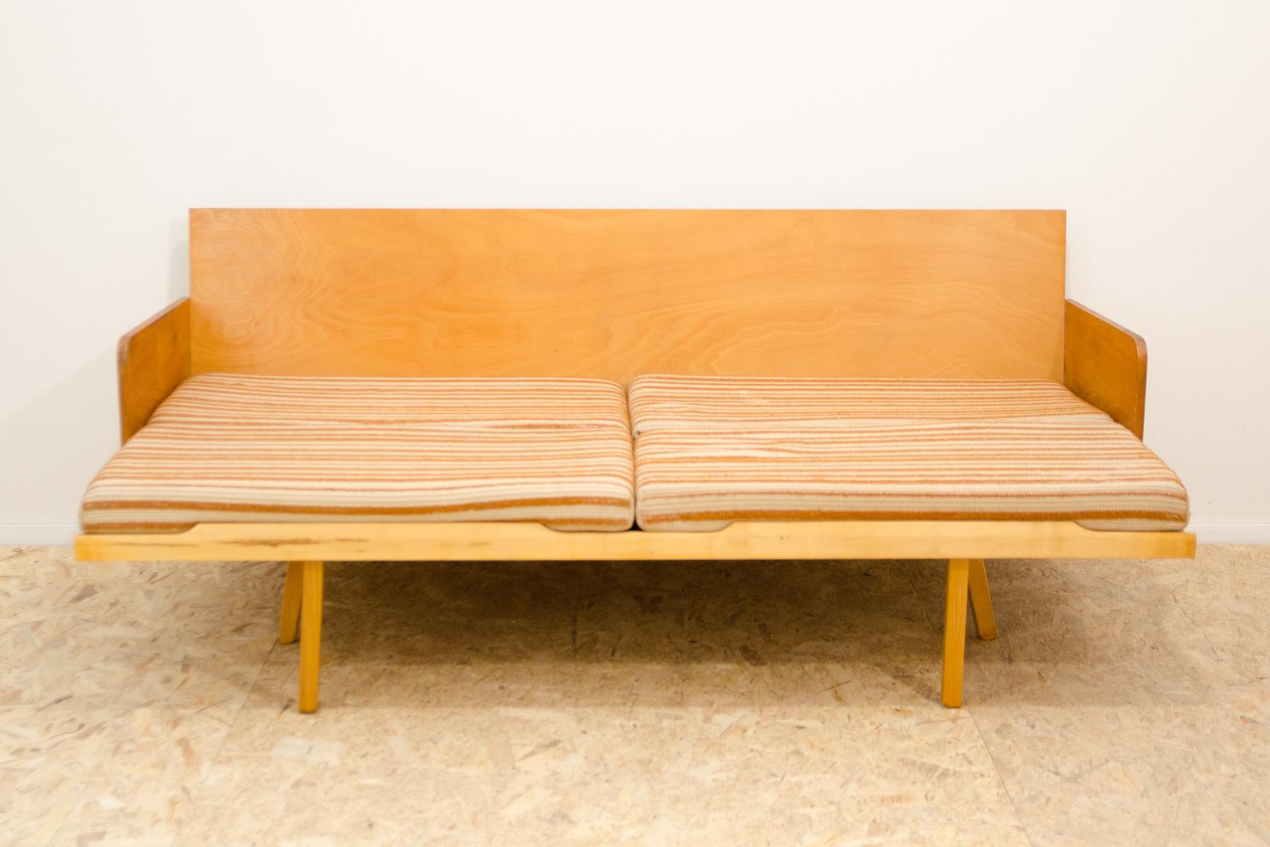 Mid century bench or folding sofa by Interier Praha, 1960´s For Sale 4