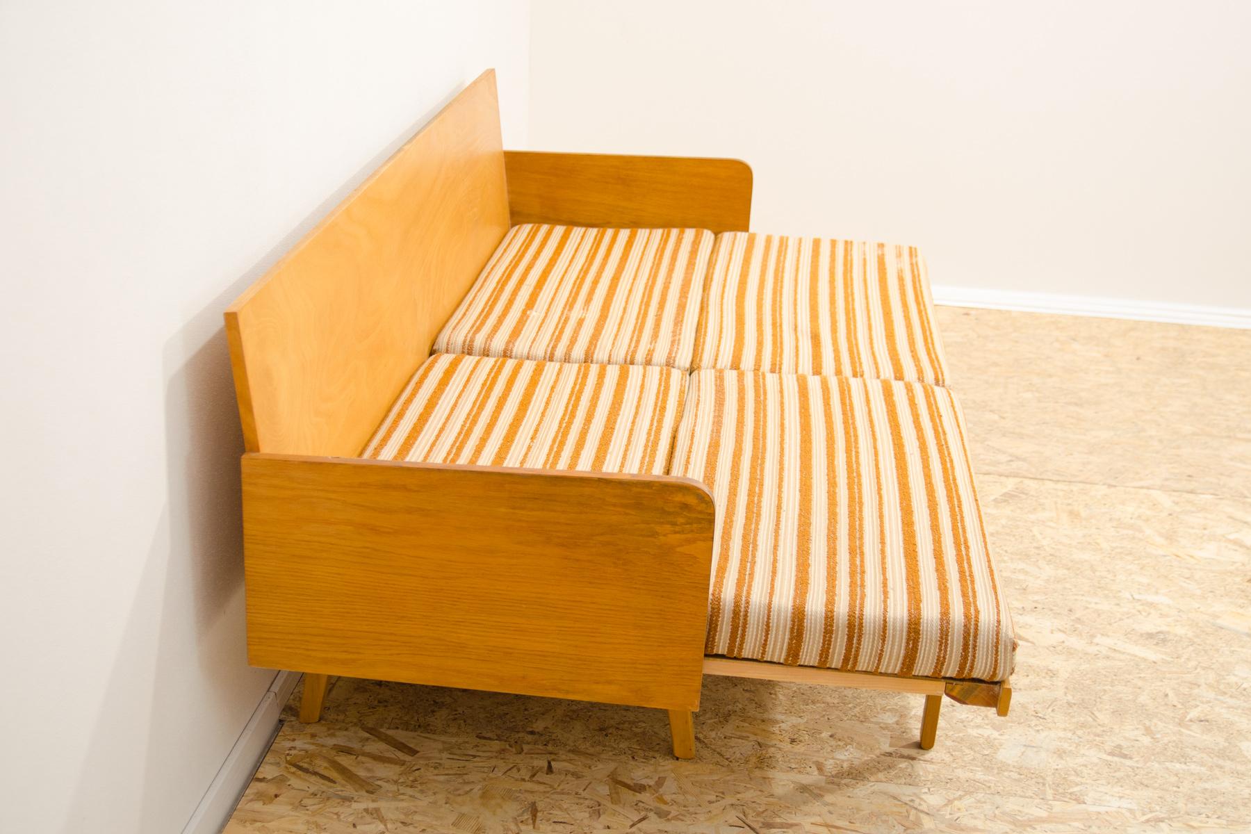 Mid century bench or folding sofa by Interier Praha, 1960´s For Sale 7