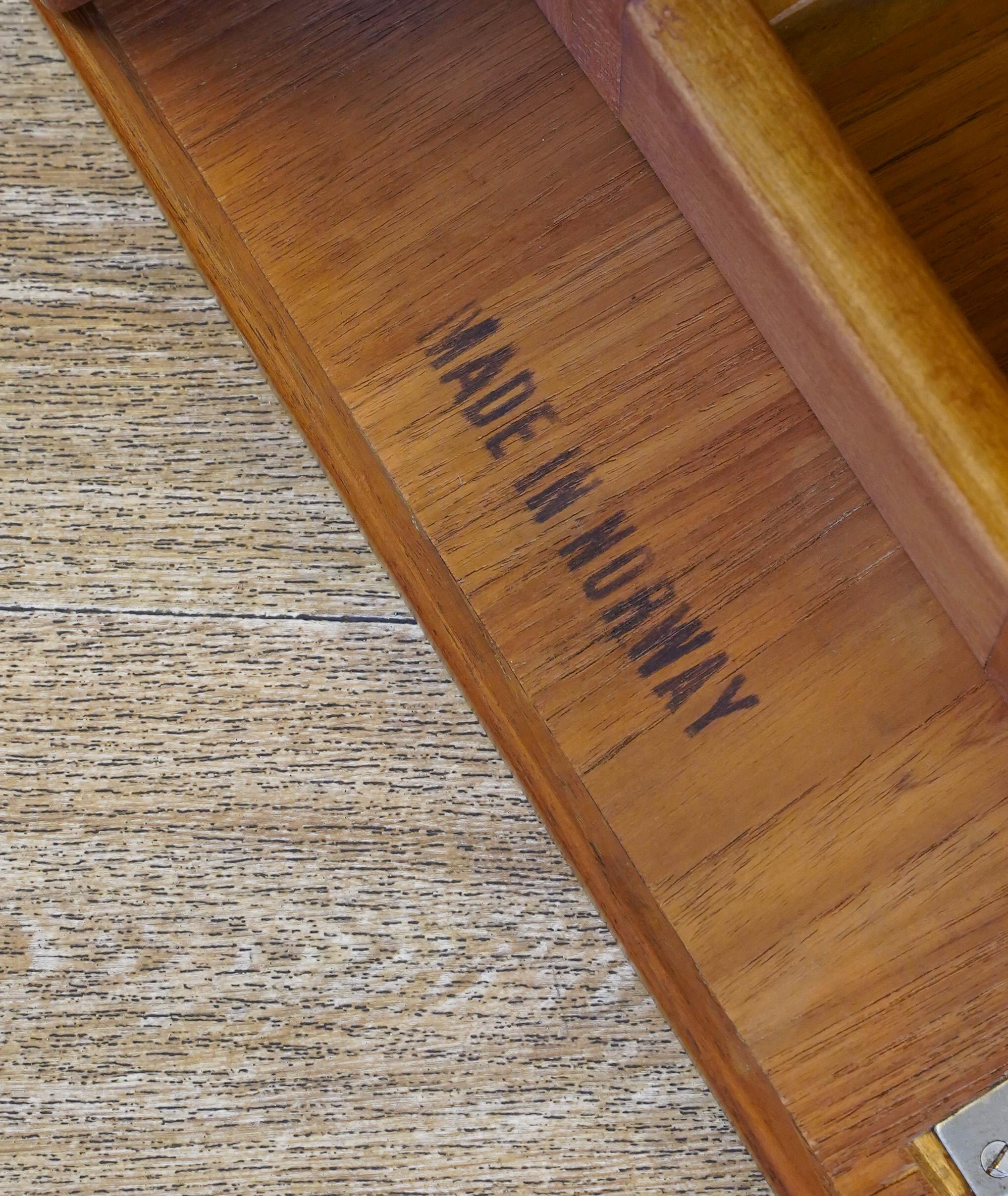 Mid Century Bendt Winge Drop-Leaf Dining Table Nr 4 in teak, Norway 9