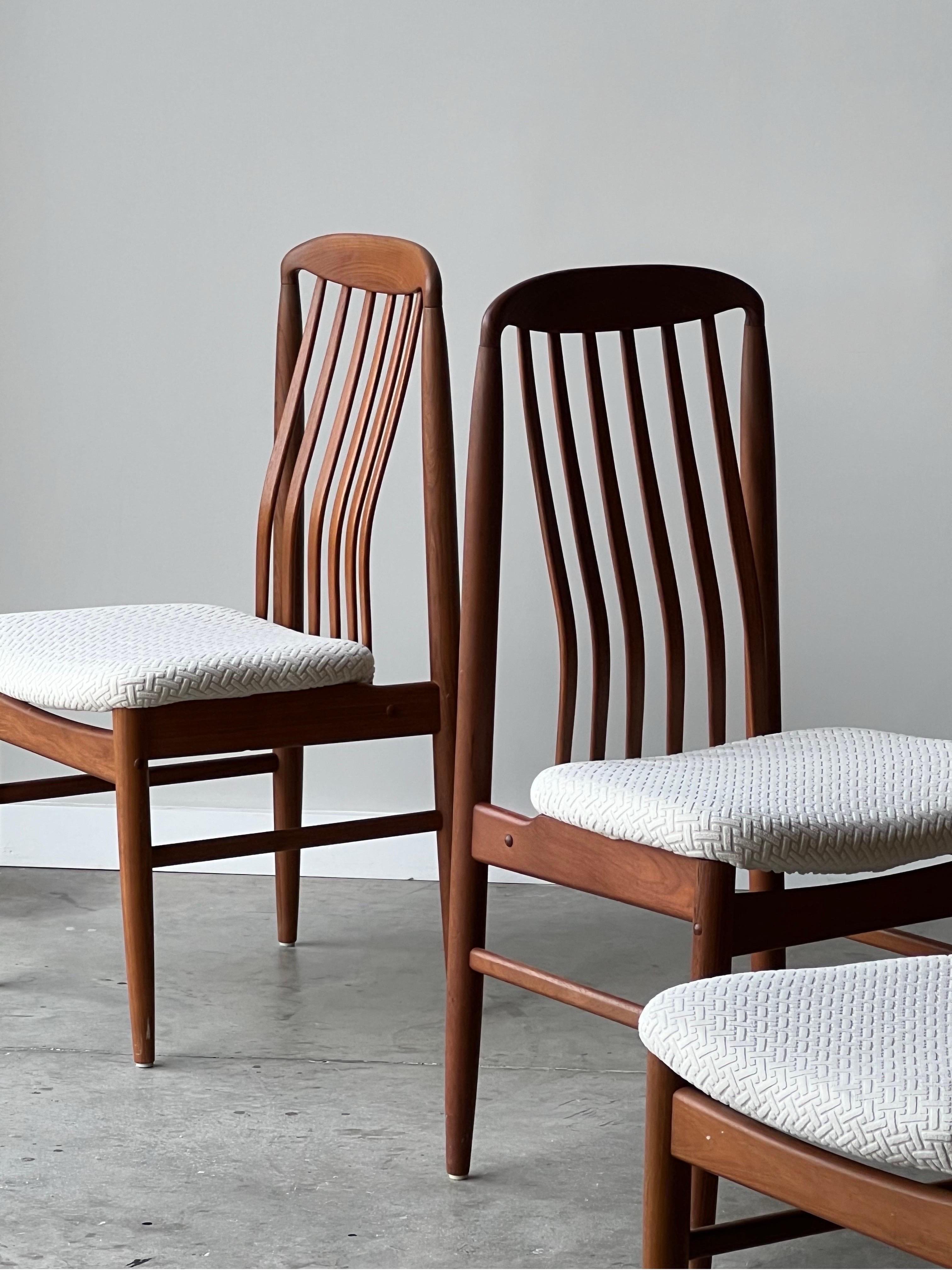 Mid-Century Modern Mid-Century Benny Linden Dining Chairs - Set of Six For Sale