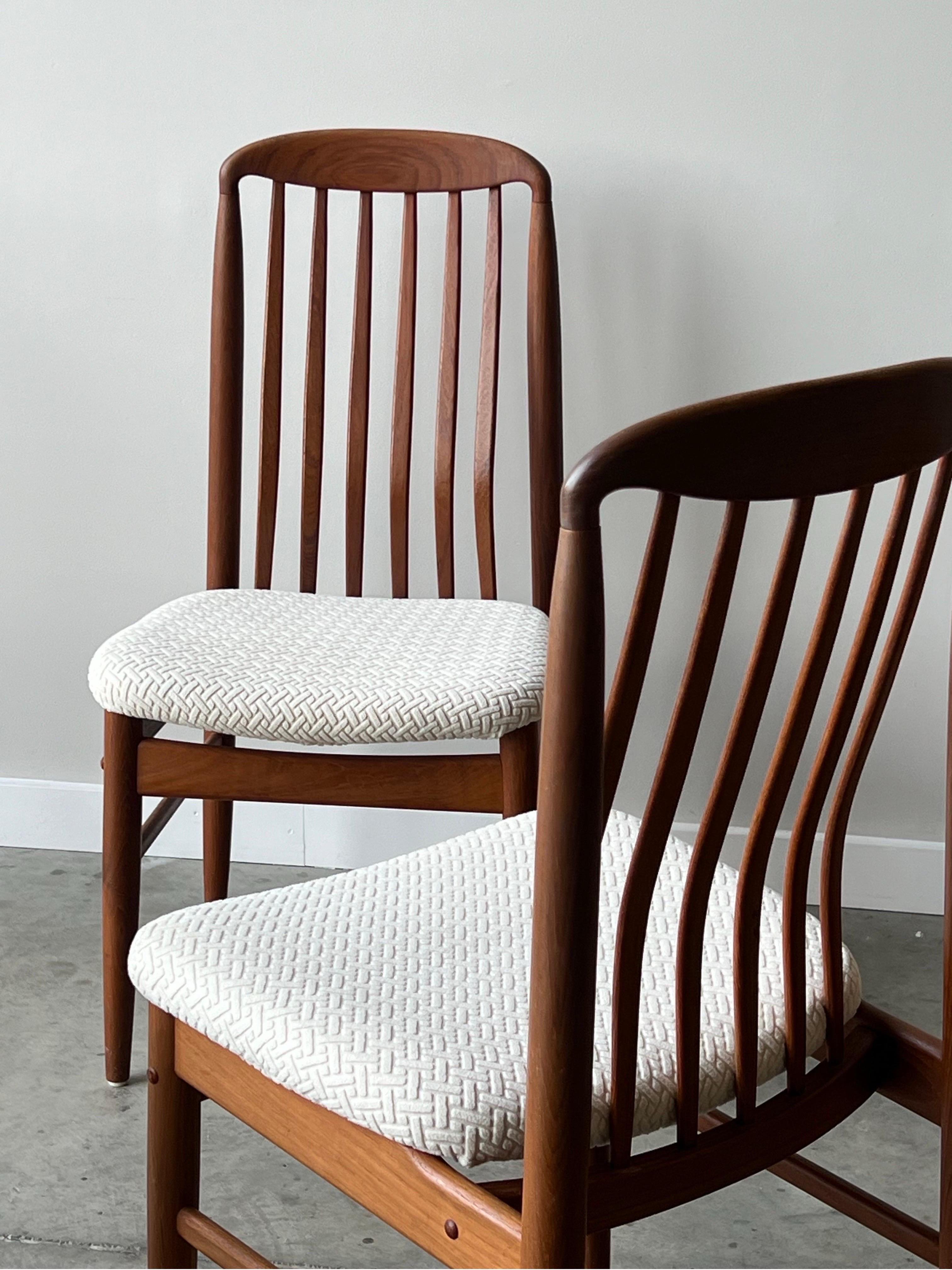 Mid-Century Benny Linden Dining Chairs - Set of Six For Sale 2