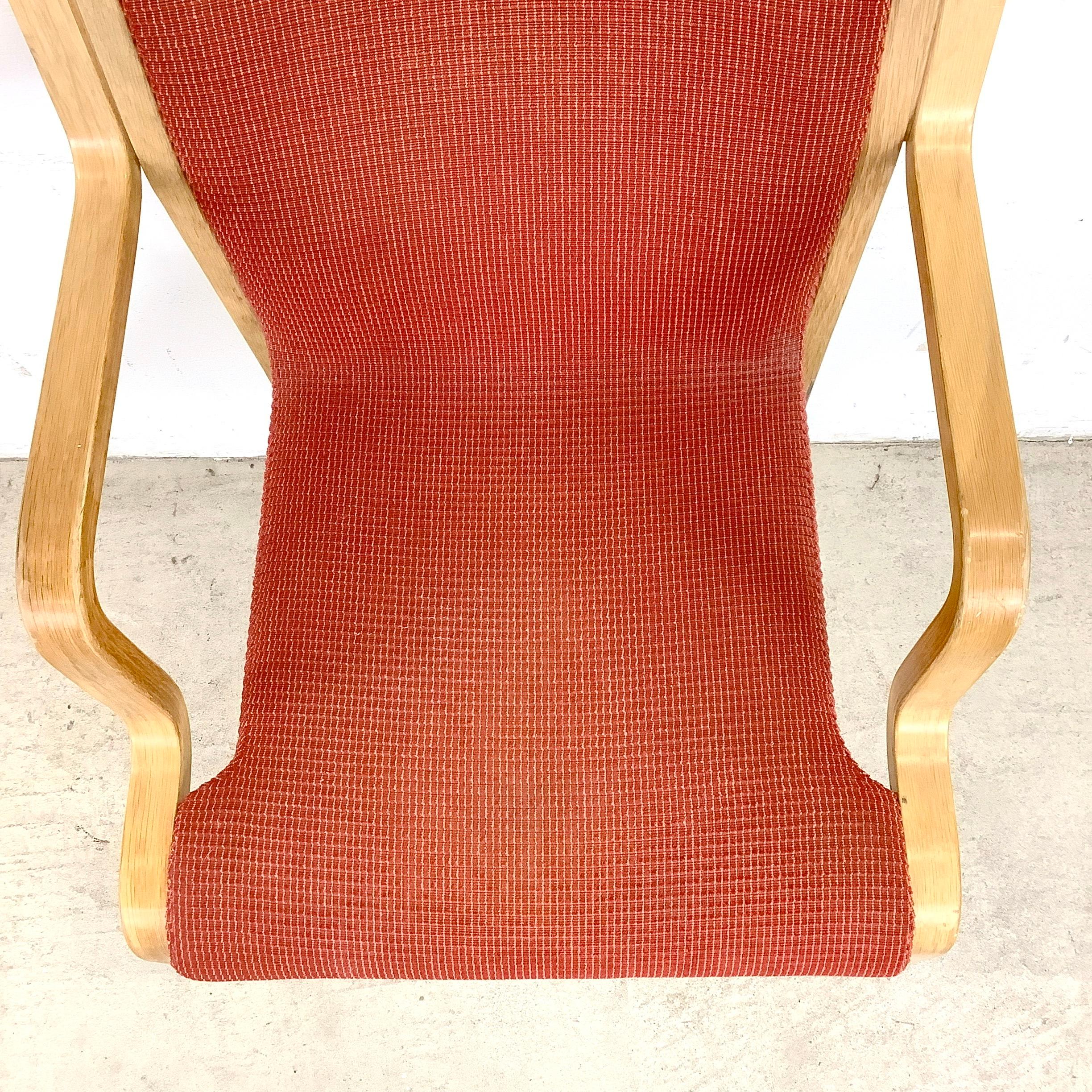 Poltrona in legno di bengala della metà del secolo scorso Attr. Alvar Aalto per Stendig In condizioni buone in vendita a Trenton, NJ