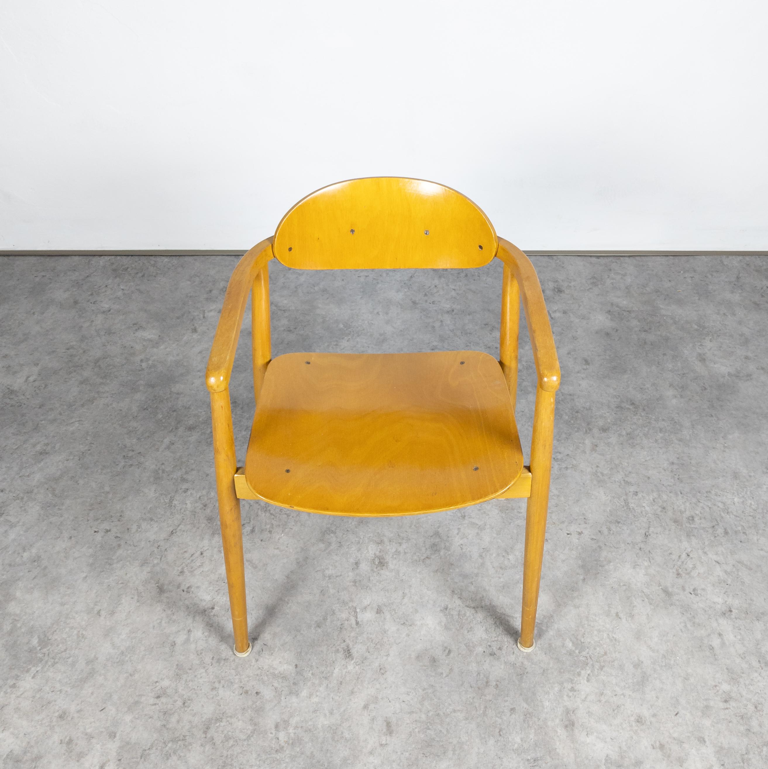 Mid Century bentwood armchair by Antonín Šuman for TON For Sale 1