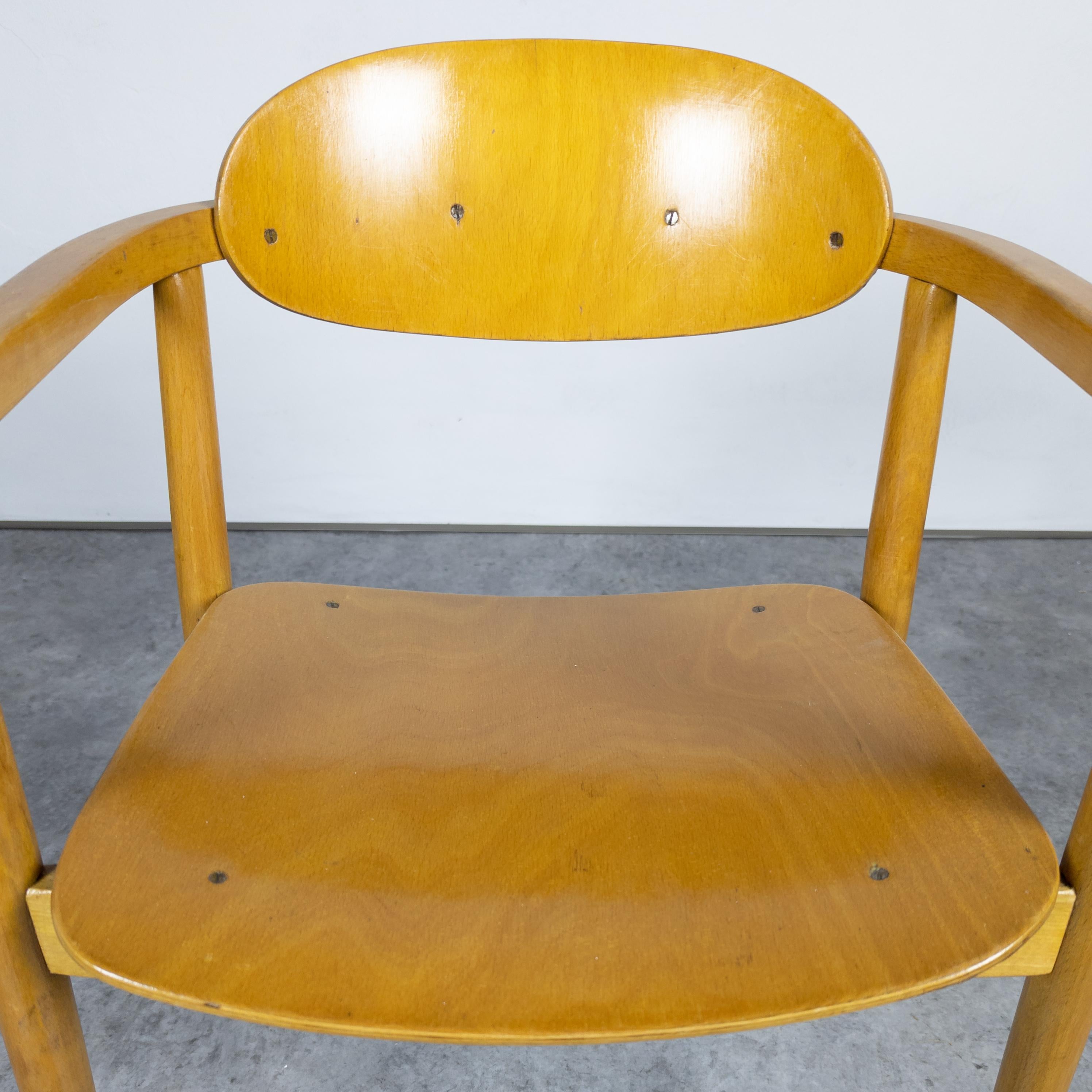 Fauteuil en bois courbé Mid Century par Antonín Šuman pour TON en vente 2