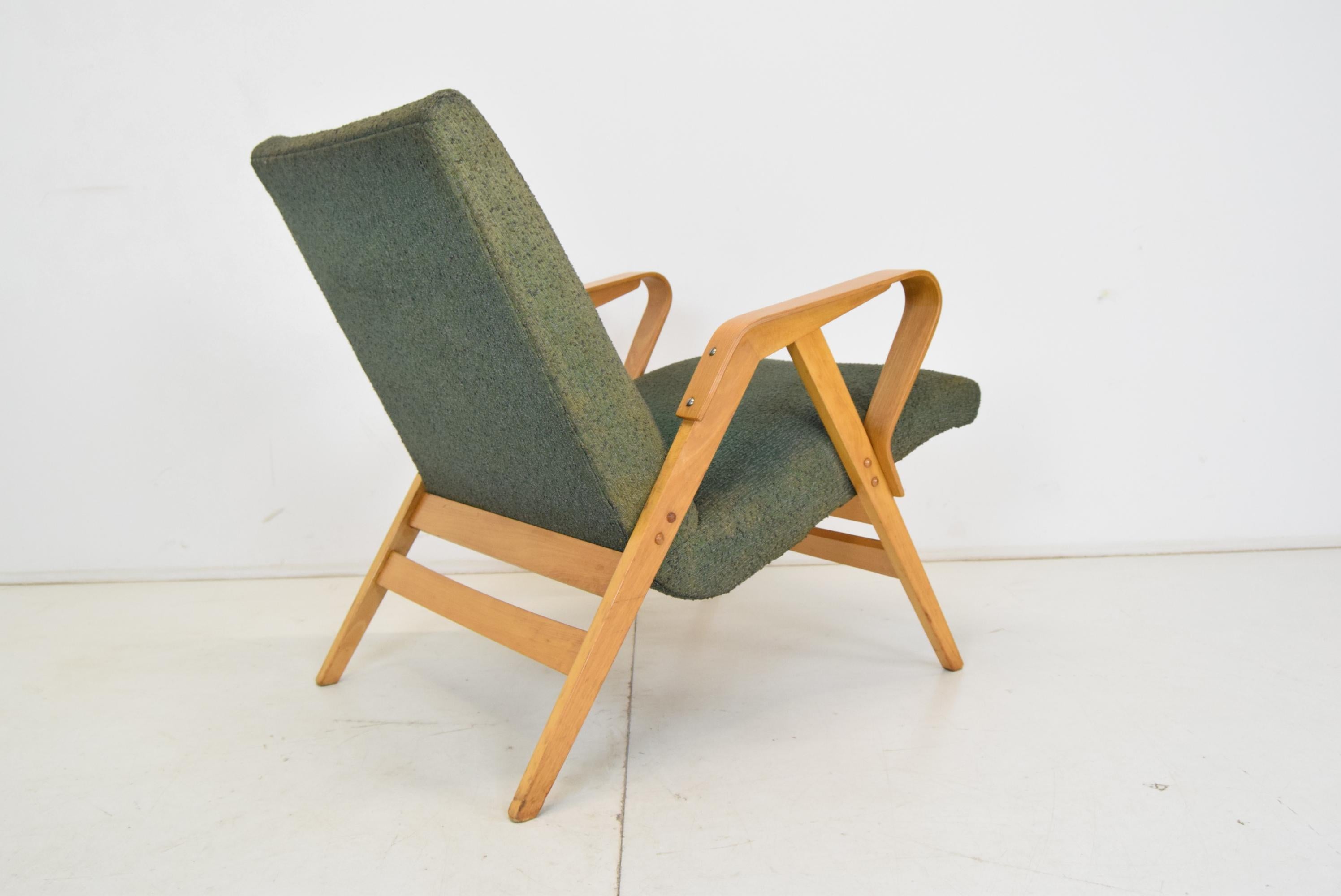 Mid-Century Bentwood Armchair by Frantisek Jirak for Tatra, 1960's For Sale 3