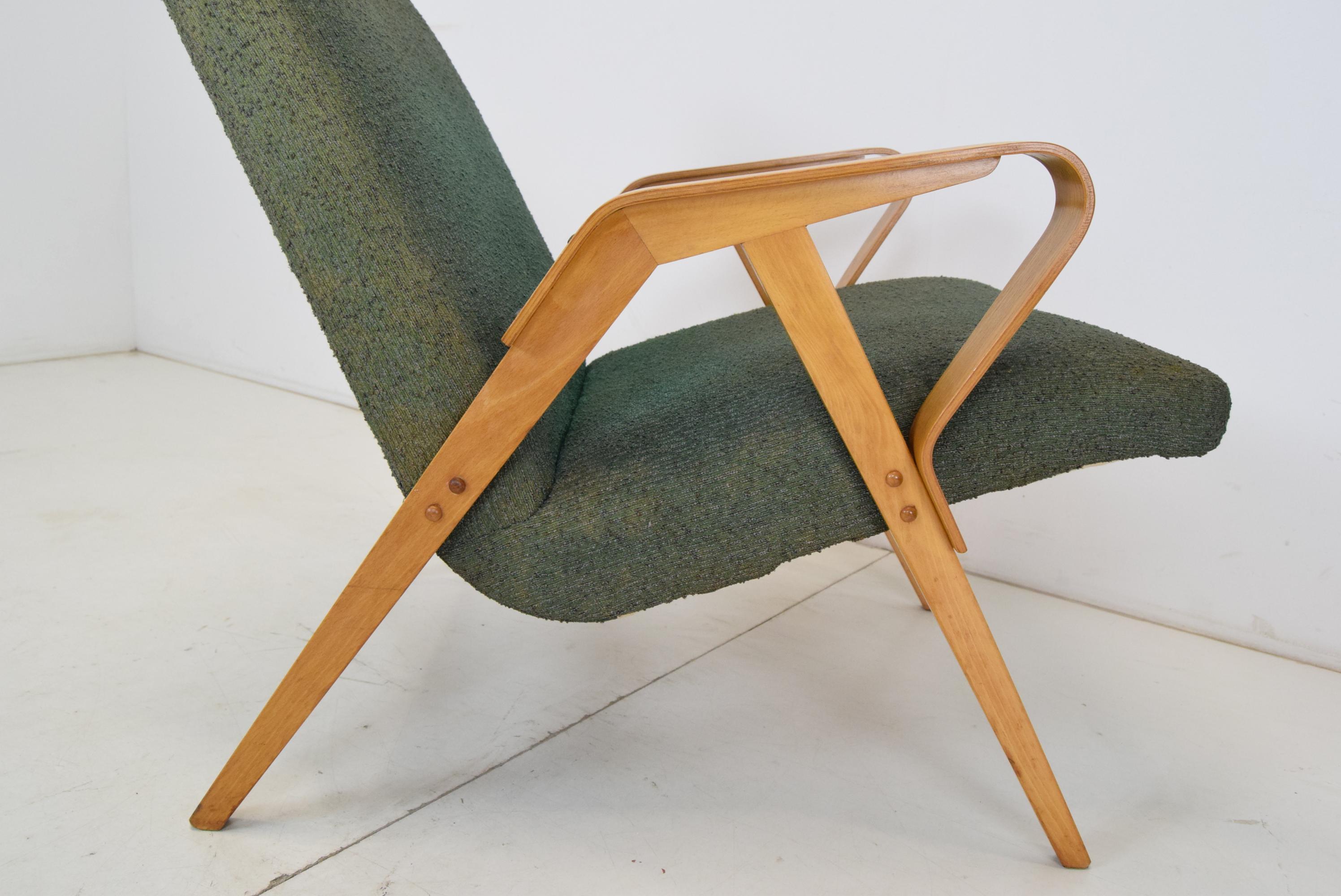 Mid-Century Bentwood Armchair by Frantisek Jirak for Tatra, 1960's For Sale 4