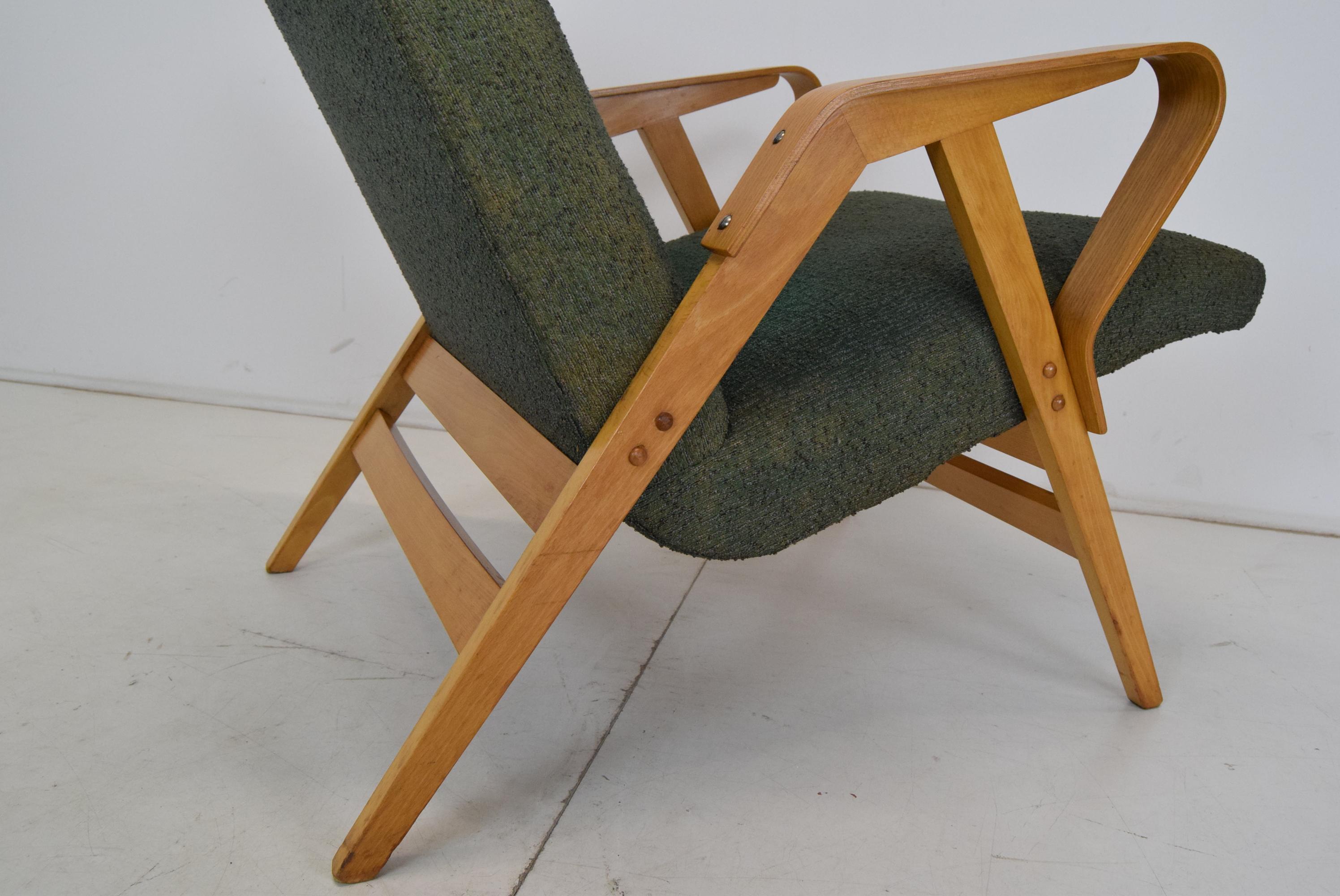 Mid-Century Bentwood Armchair by Frantisek Jirak for Tatra, 1960's For Sale 5
