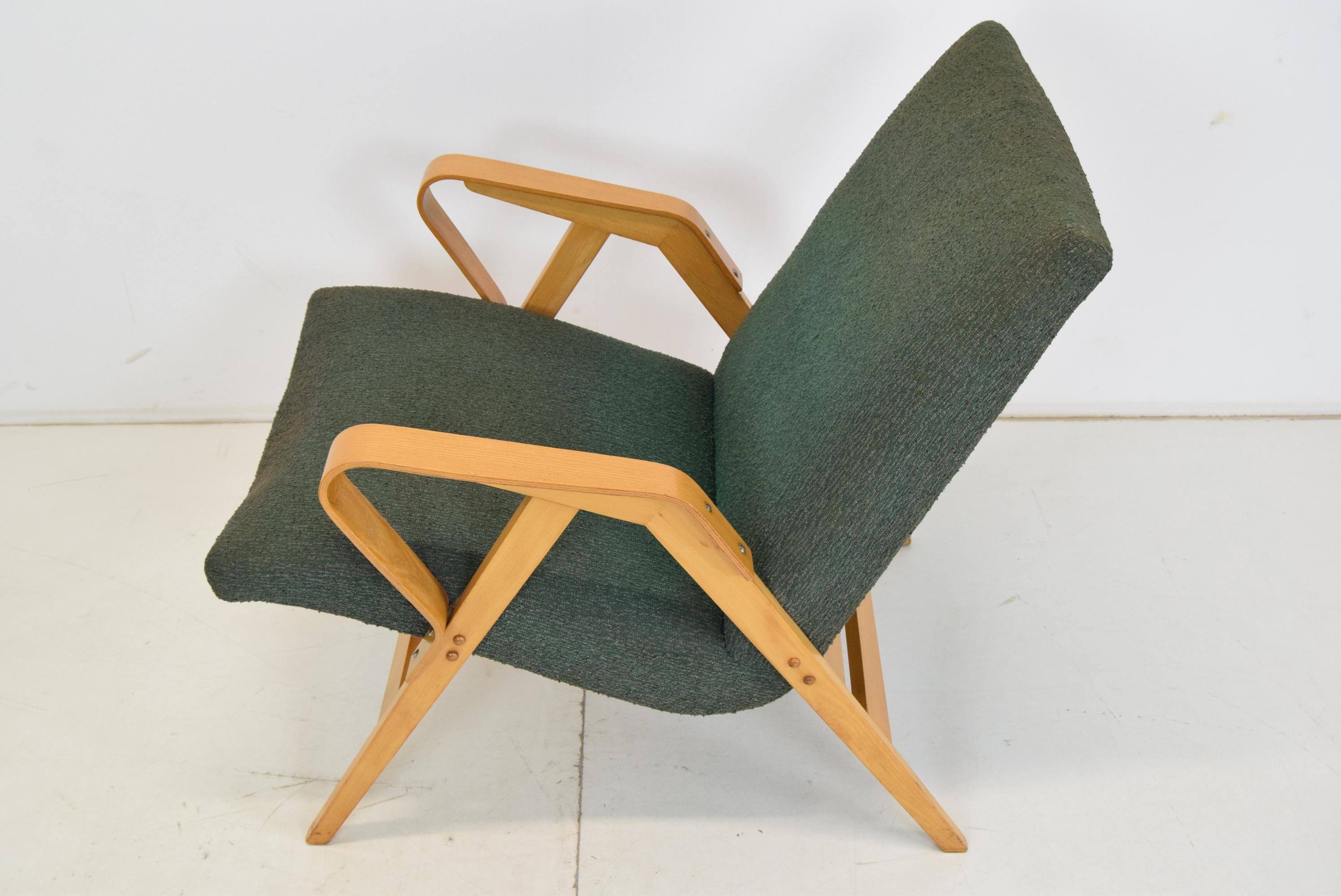 Mid-Century Bentwood Armchair by Frantisek Jirak for Tatra, 1960's In Good Condition For Sale In Praha, CZ