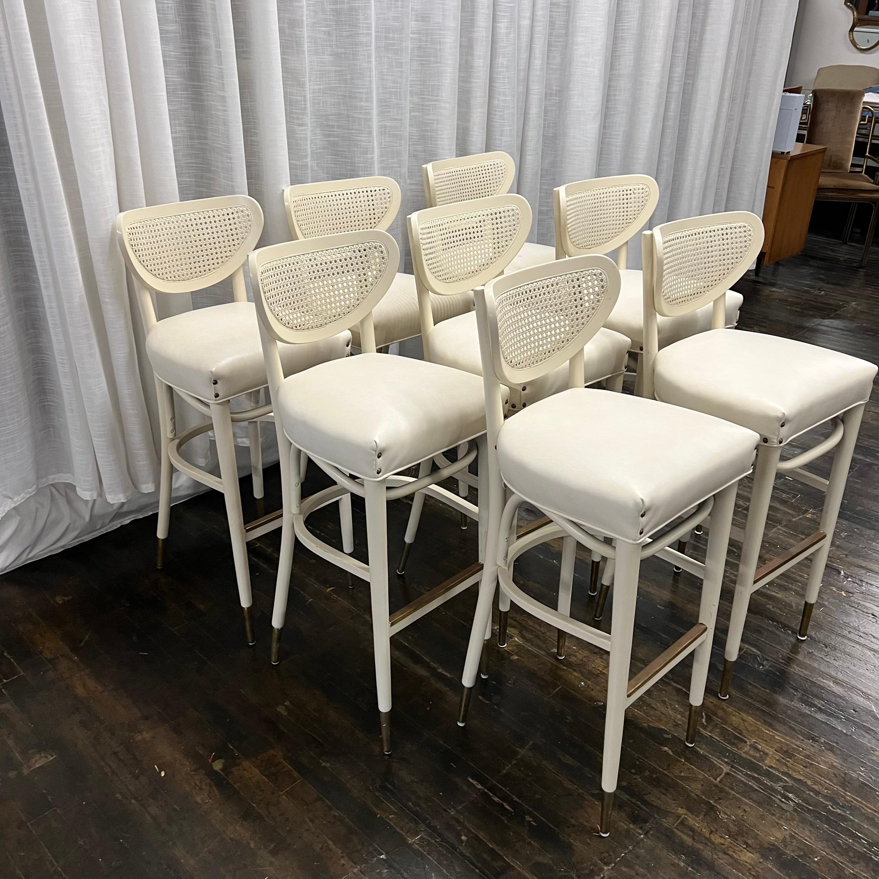 Mid-Century Bentwood Bar Stool in Ivory Lacquer with Ivory Vinyl Seat For Sale 4