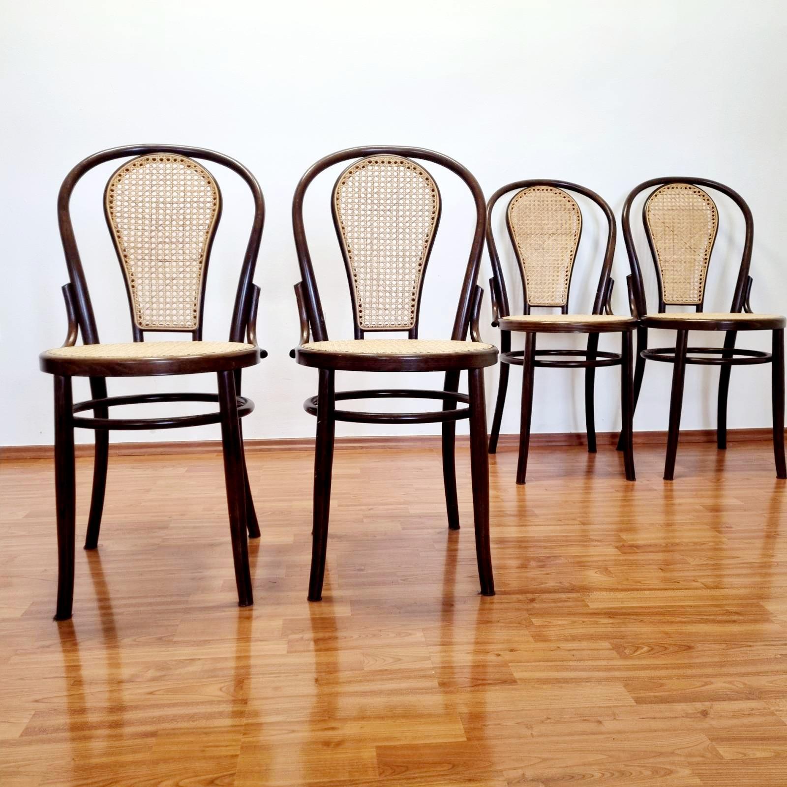 Italian Mid Century Bentwood Dining or Bistro Chairs in Thonet Style, Italy 80s For Sale