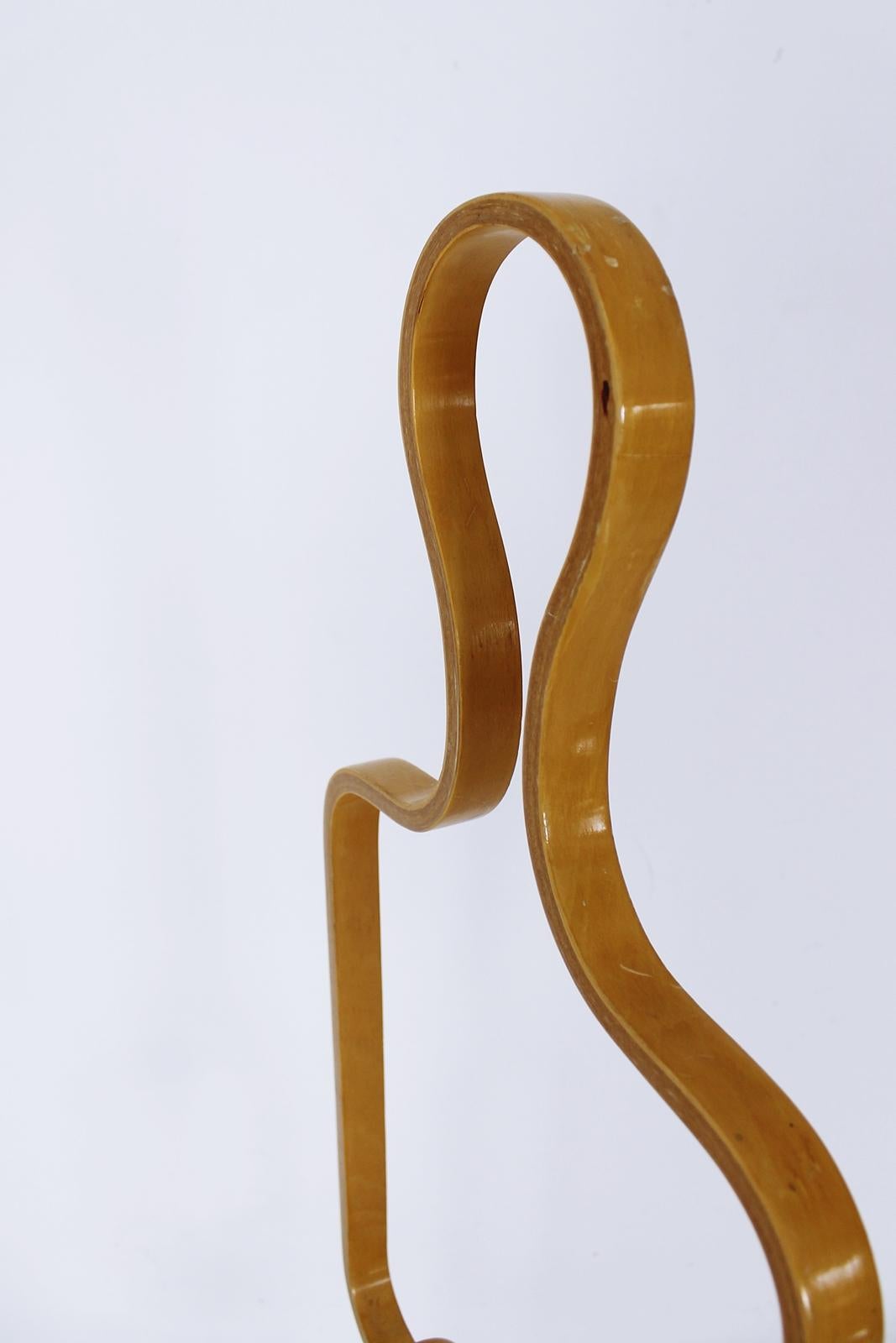 Midcentury Bentwood Figurative Valet or Coat Stand In Good Condition In Debrecen-Pallag, HU