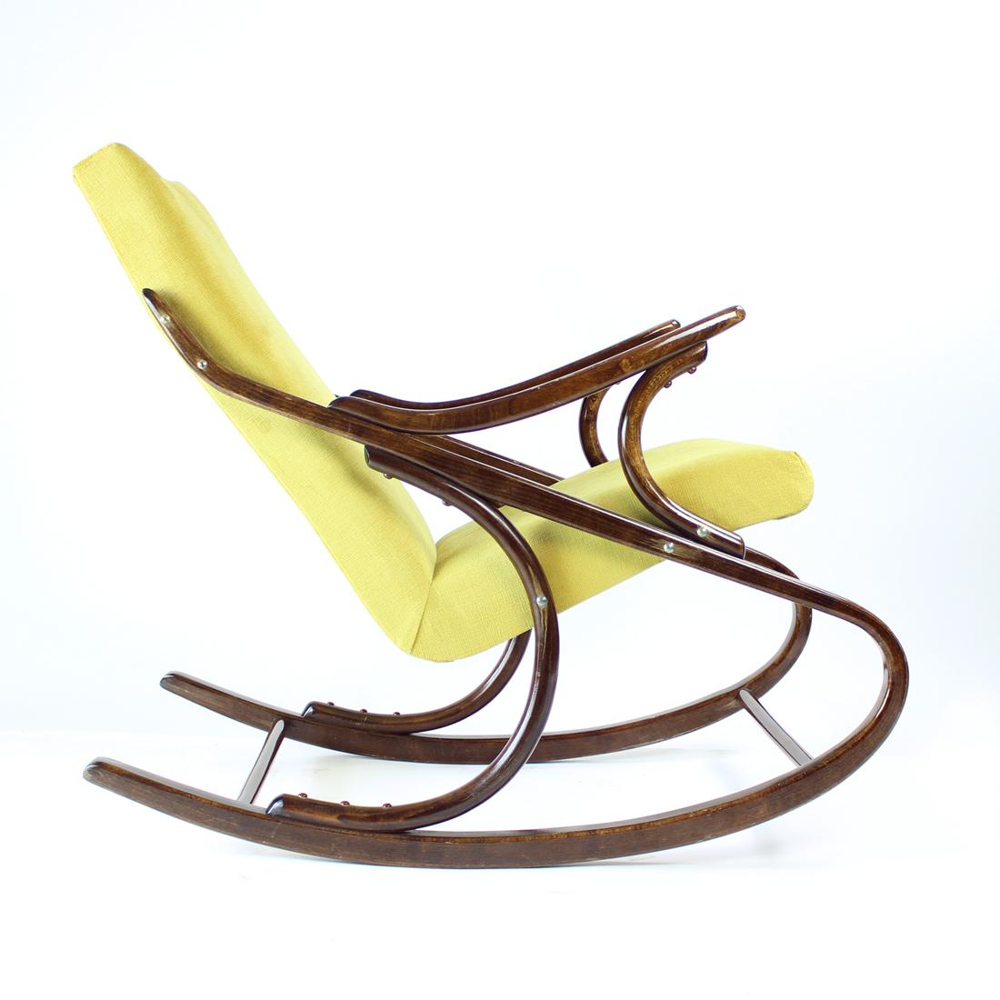 Mid Century Bentwood Rocking Armchair By Ton, Czechoslovakia 1960s For Sale 3