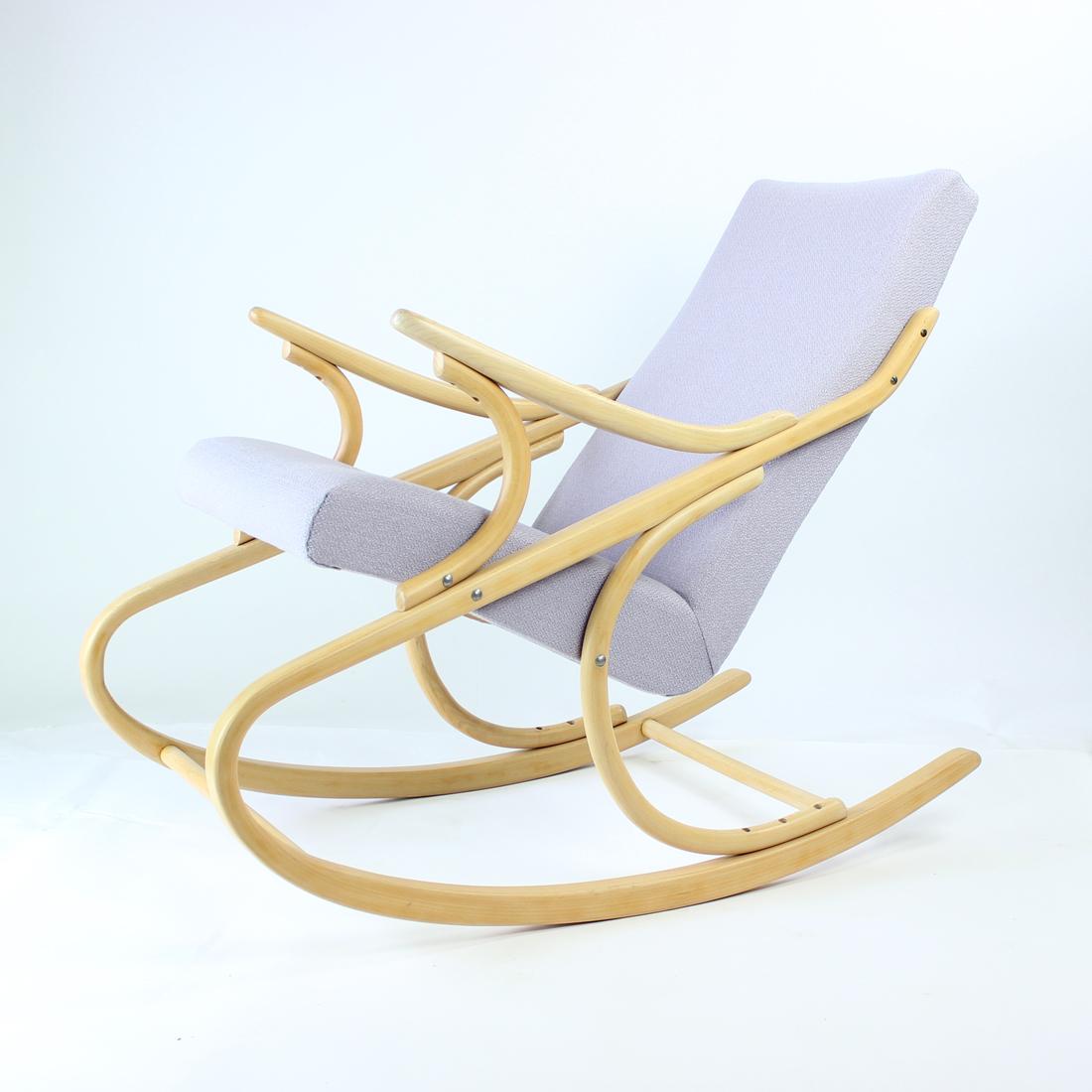 Mid-20th Century Mid-Century Bentwood Rocking Armchair in Blond Oak by Ton, Czechoslovakia, 1960s For Sale